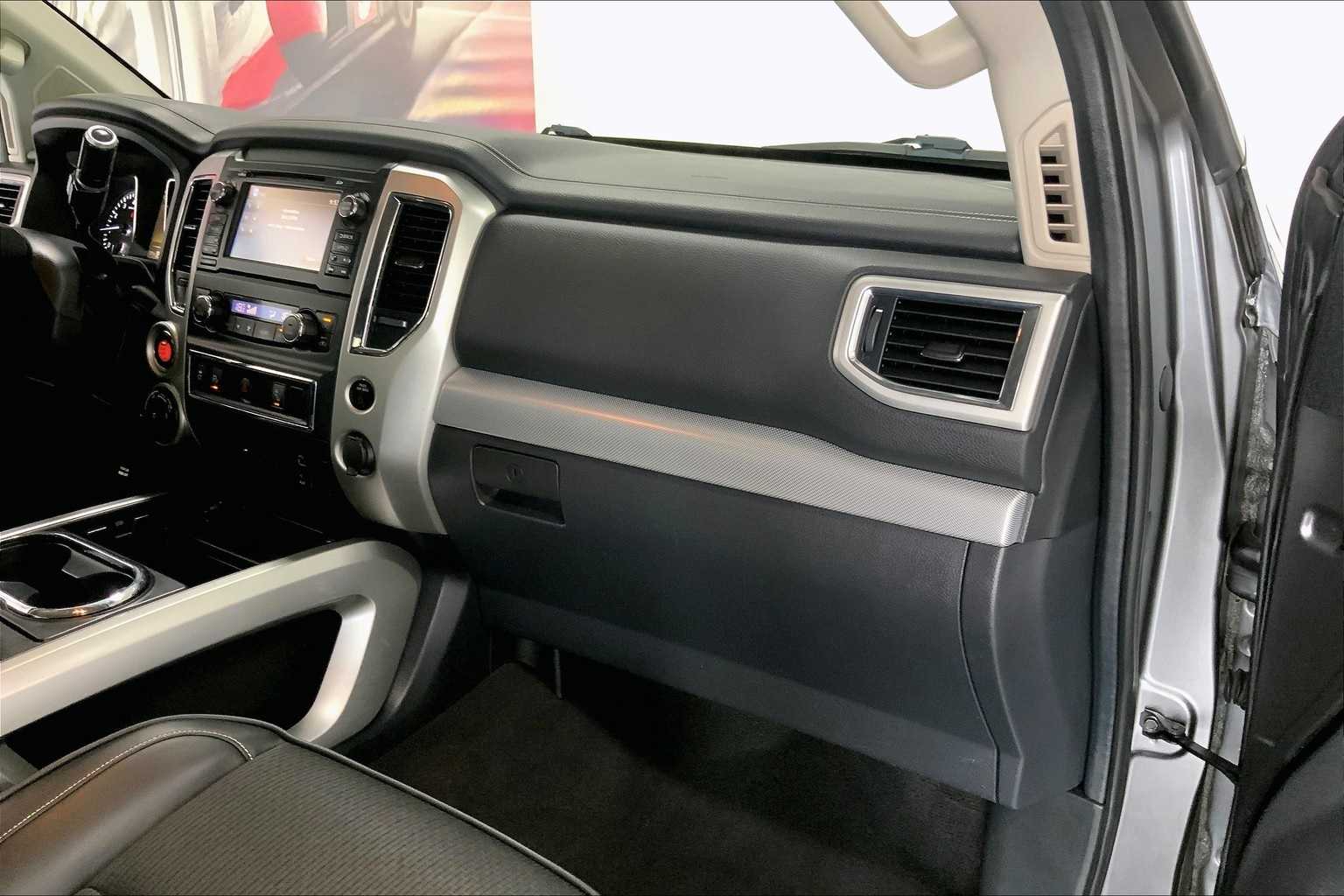 Thumbnail: 2017 Nissan Titan - 20