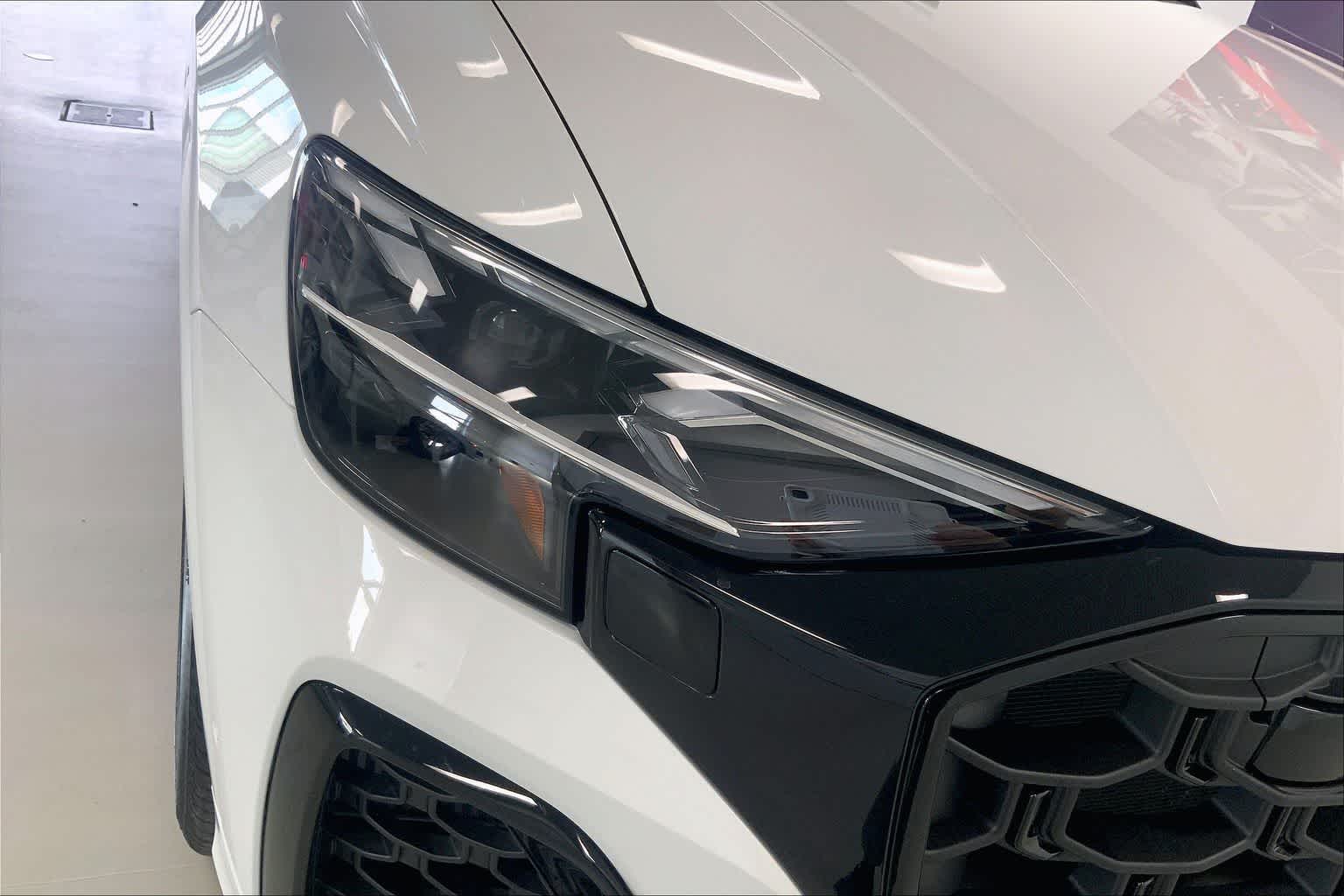 Thumbnail: 2025 Audi Q8 - 29