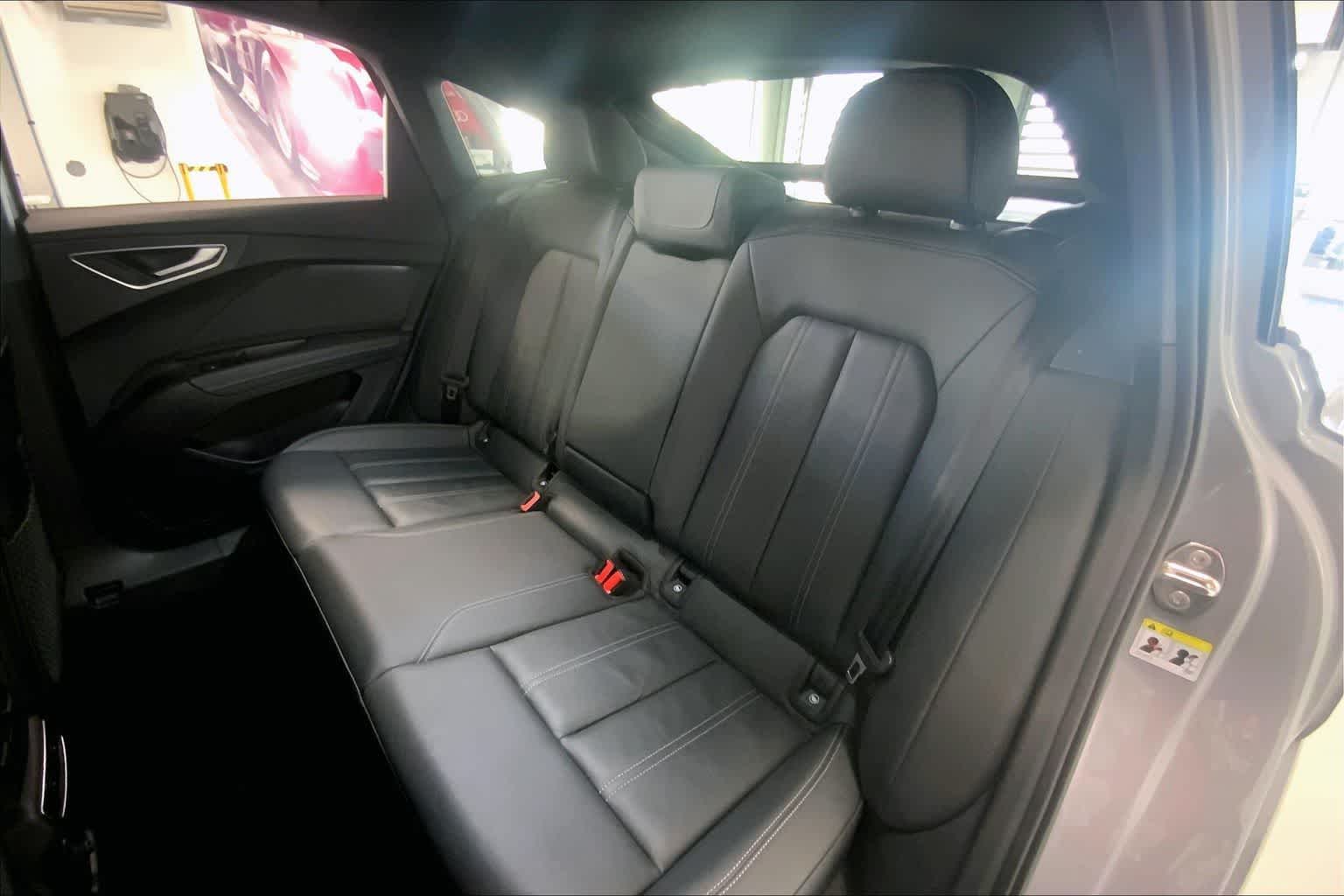 Thumbnail: 2023 Audi Q4 e-tron - 27