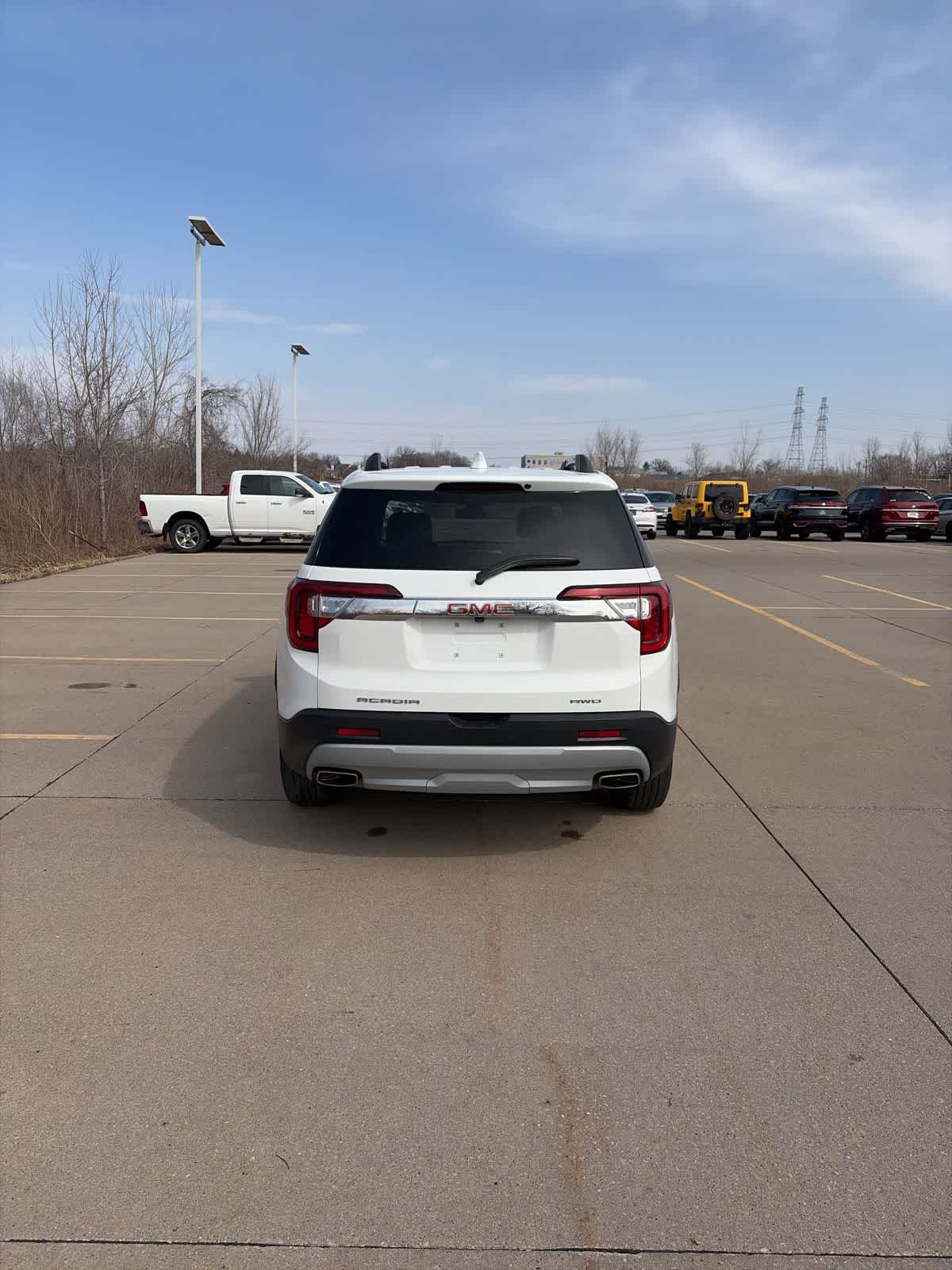 Thumbnail: 2023 GMC Acadia - 4