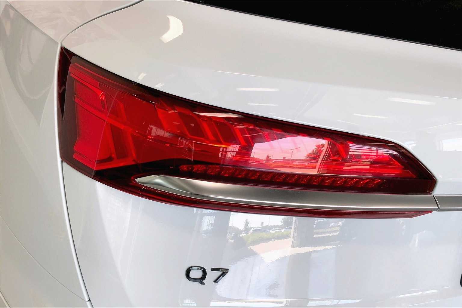 Thumbnail: 2025 Audi Q7 - 30