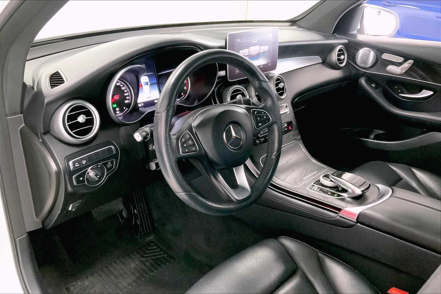 Thumbnail: 2018 Mercedes-Benz GLC - 2