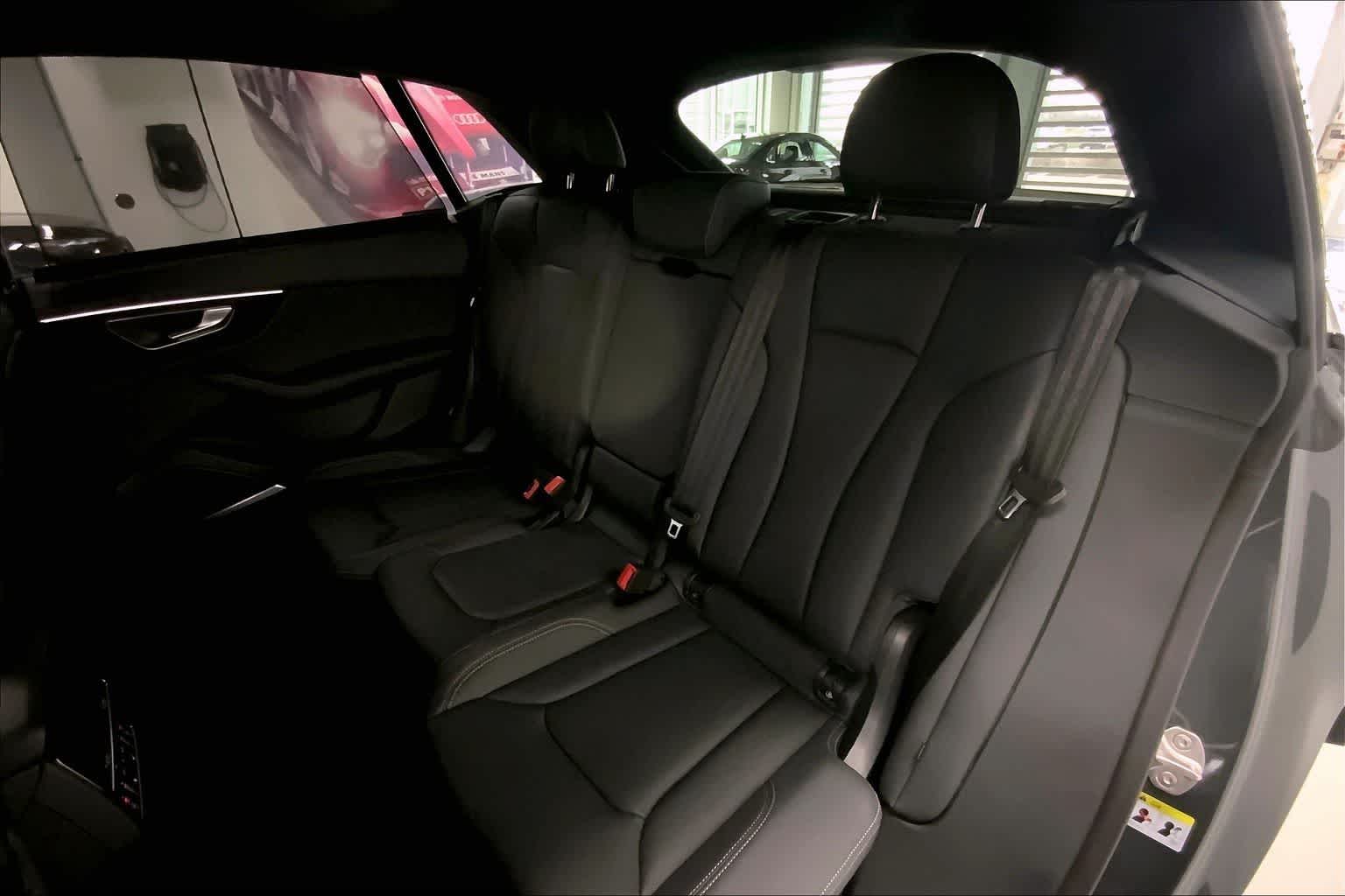 Thumbnail: 2026 Audi Q8 - 13