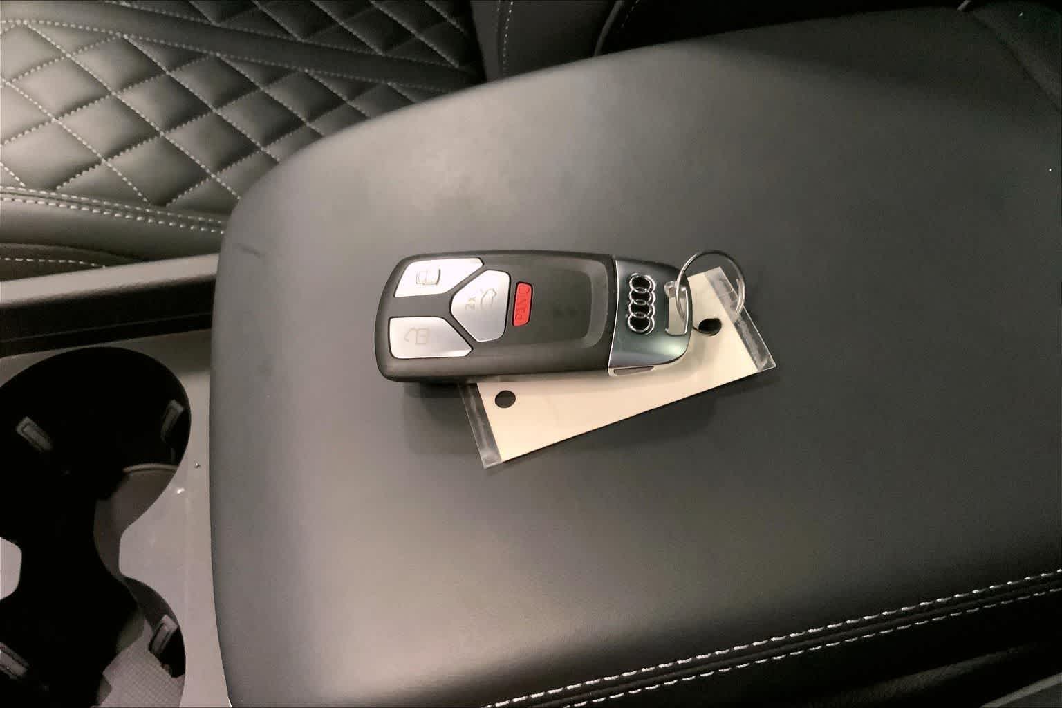 Thumbnail: 2025 Audi SQ5 - 19