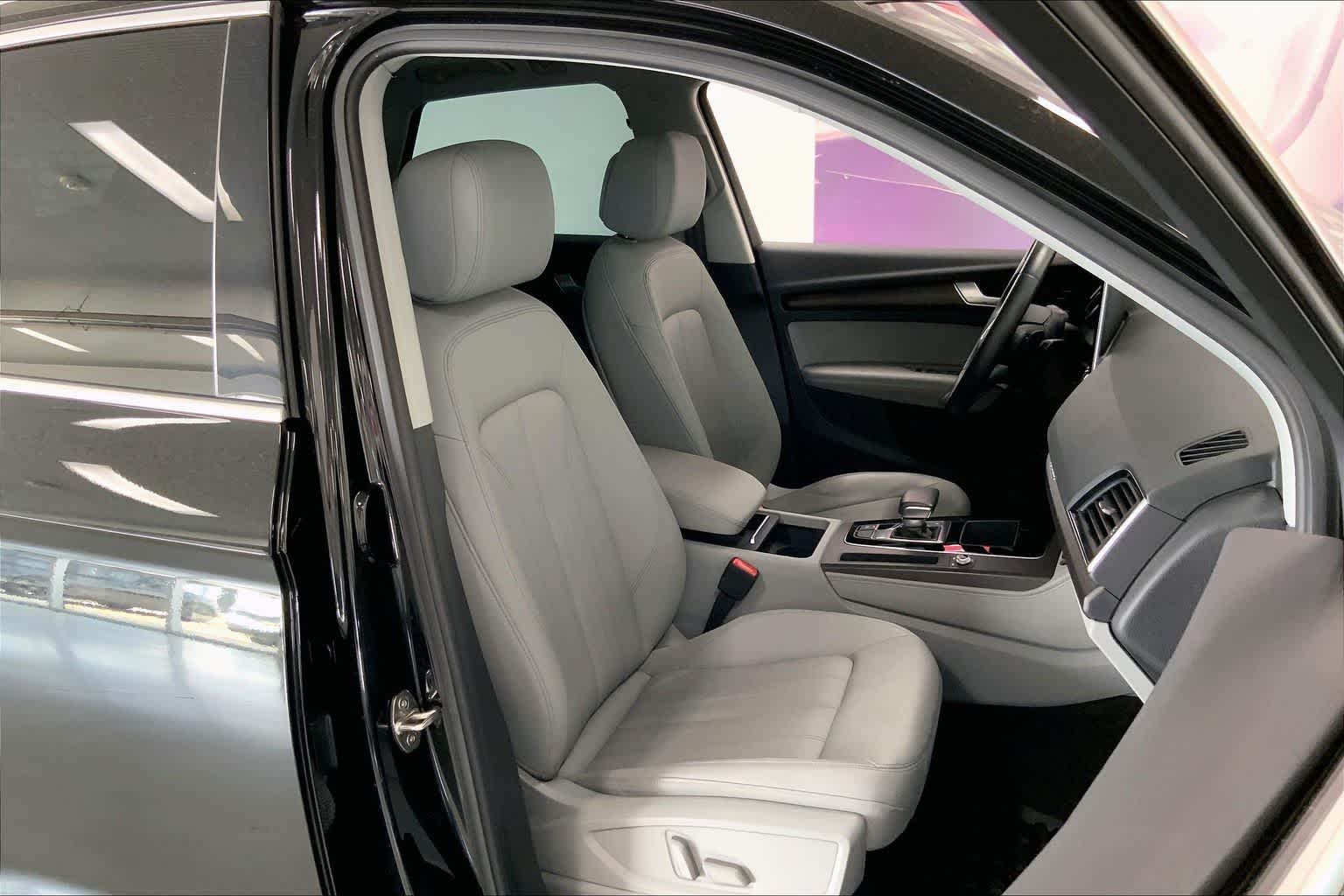 Thumbnail: 2022 Audi Q5 - 11