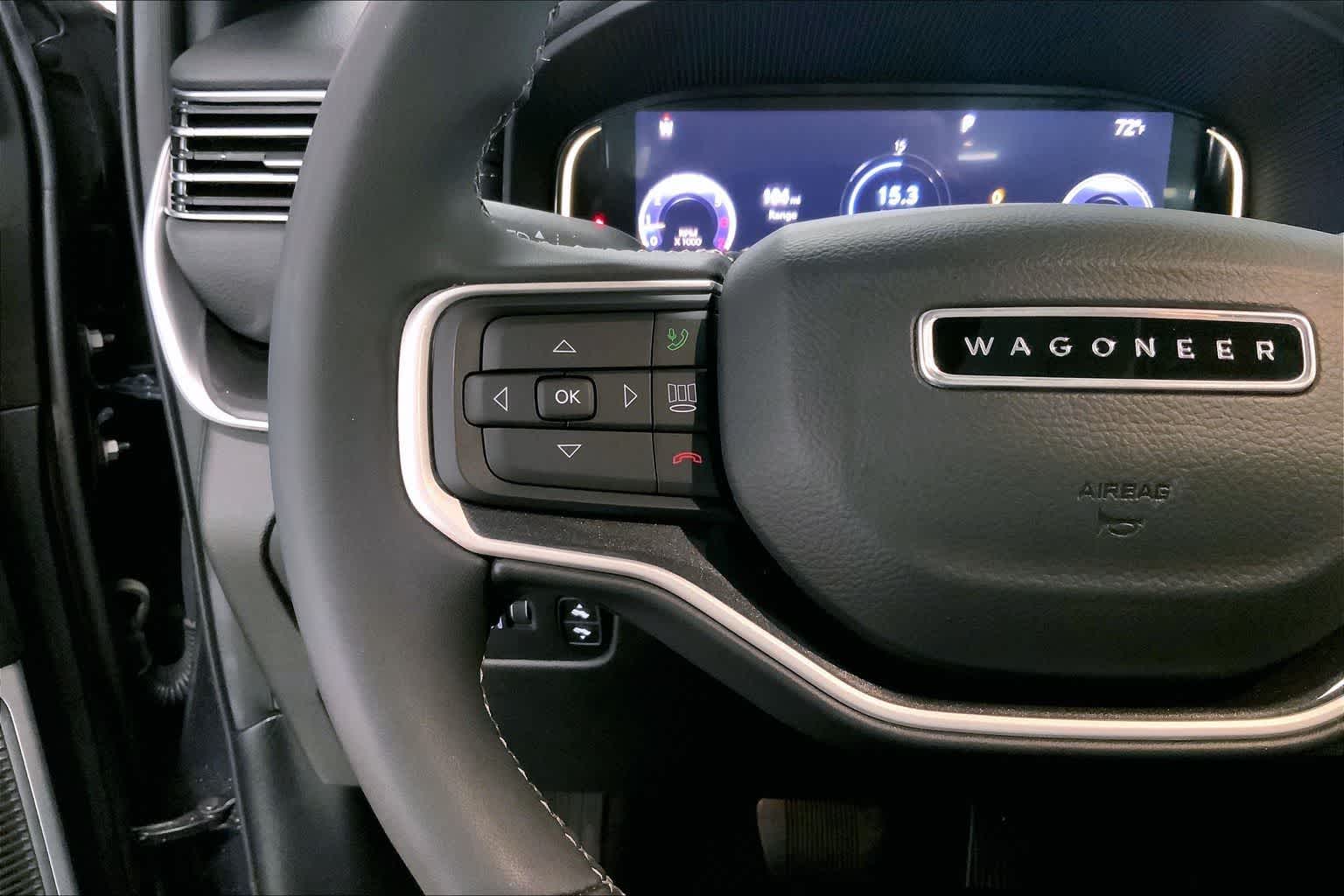 Thumbnail: 2022 Jeep Wagoneer - 21