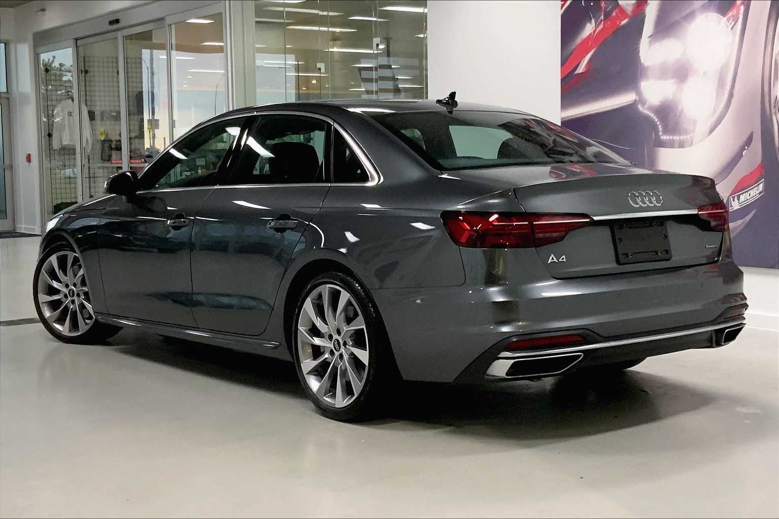 2022 Audi A4 S line Quattro Premium Plus photo 4