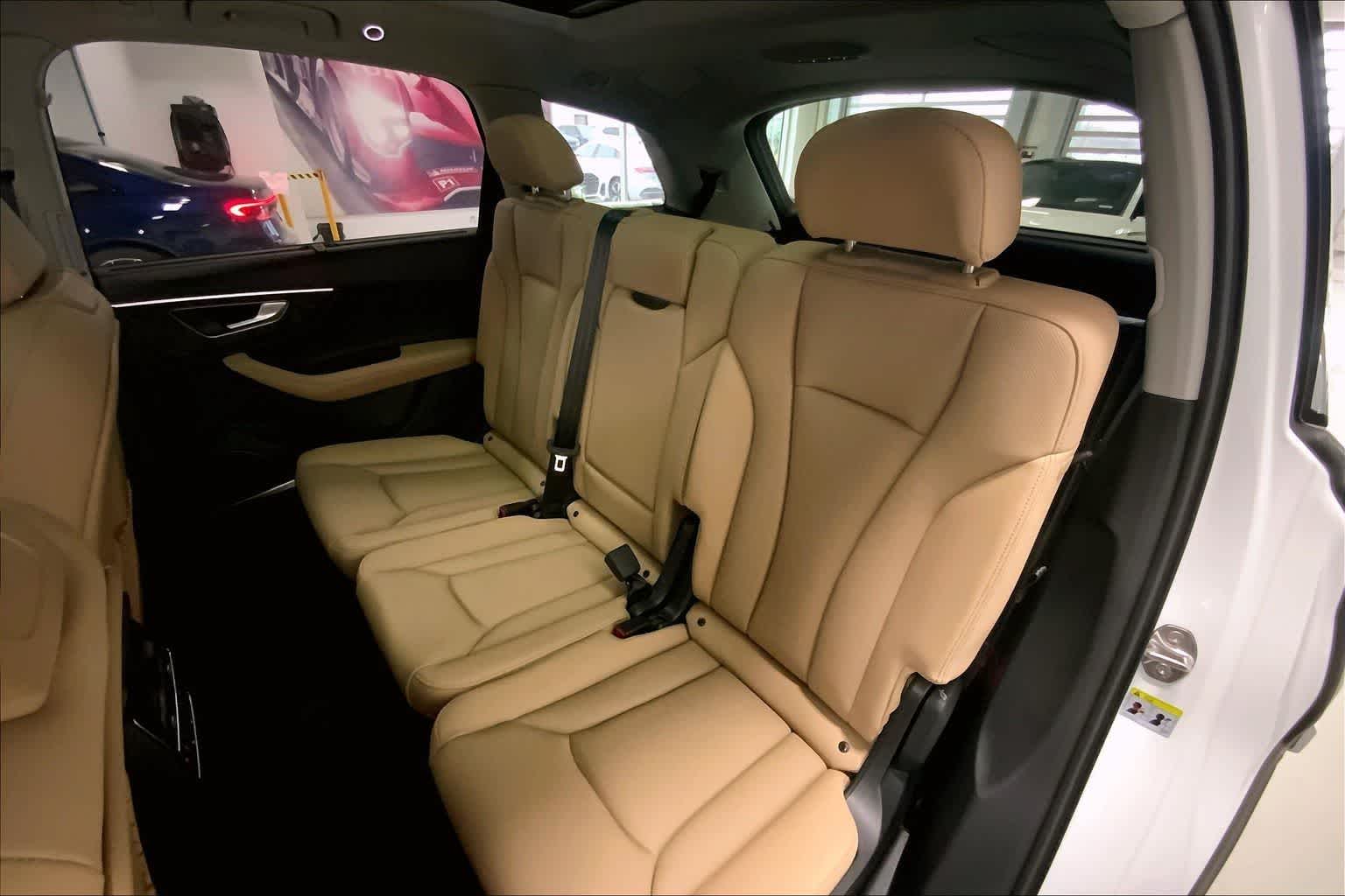 Thumbnail: 2026 Audi Q7 - 13