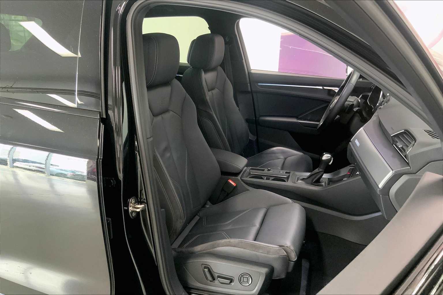 Thumbnail: 2023 Audi Q3 - 12