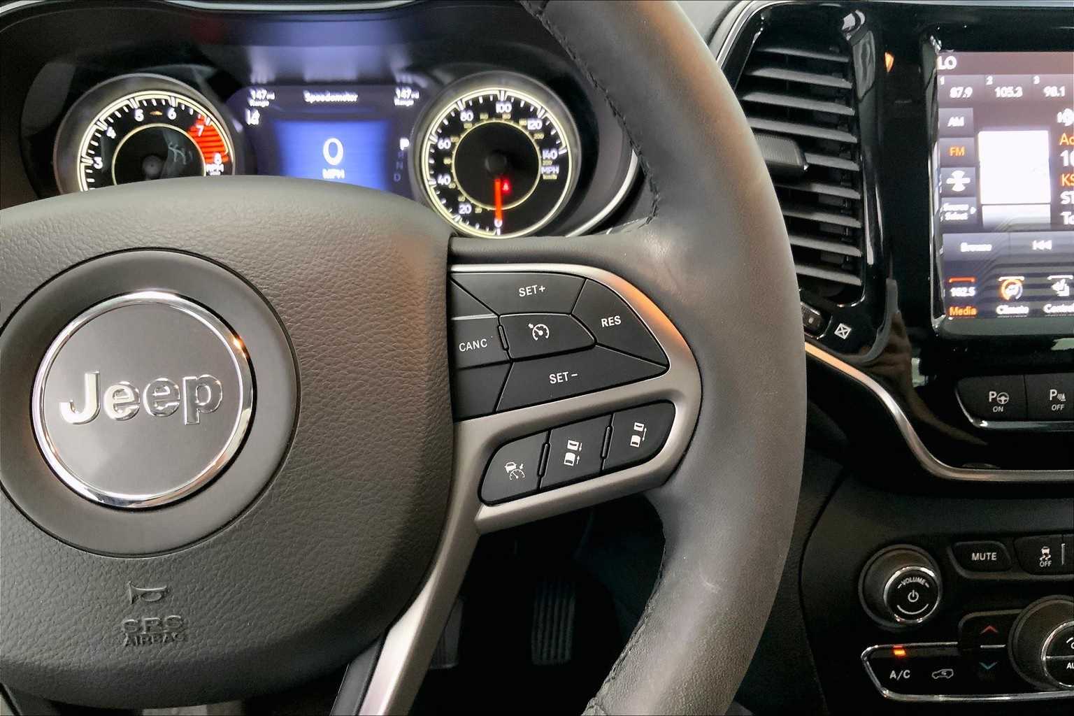 Thumbnail: 2022 Jeep Cherokee - 23