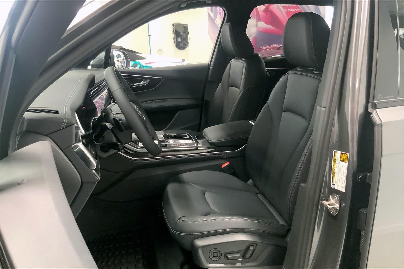 Thumbnail: 2026 Audi Q7 - 11