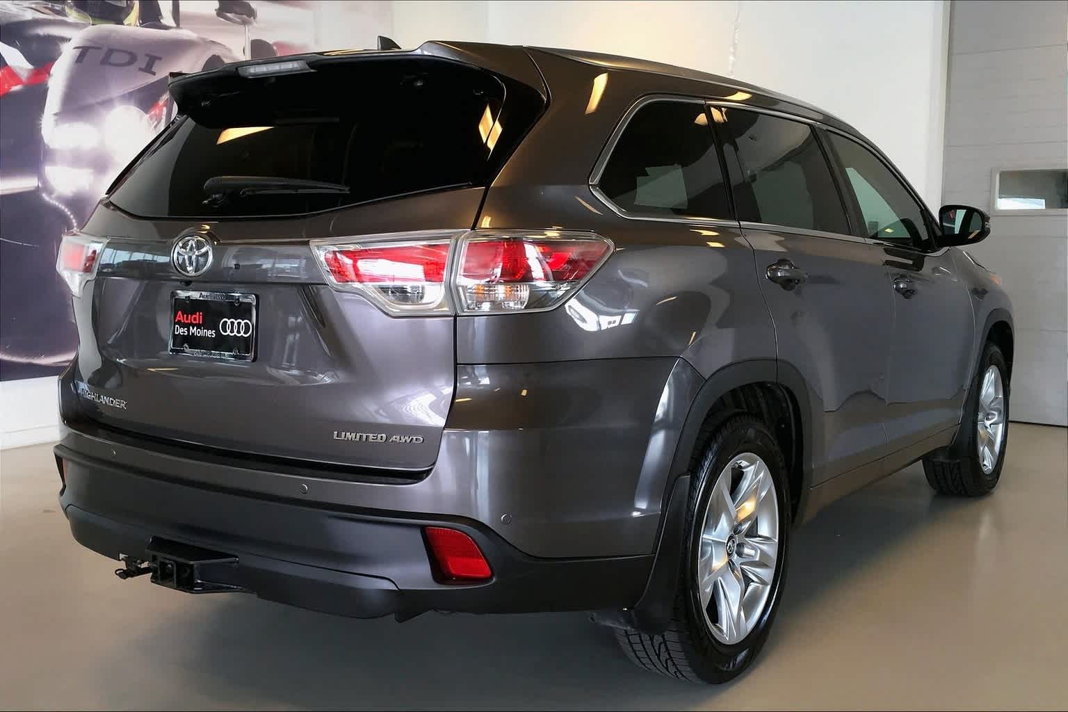 Thumbnail: 2016 Toyota Highlander - 15