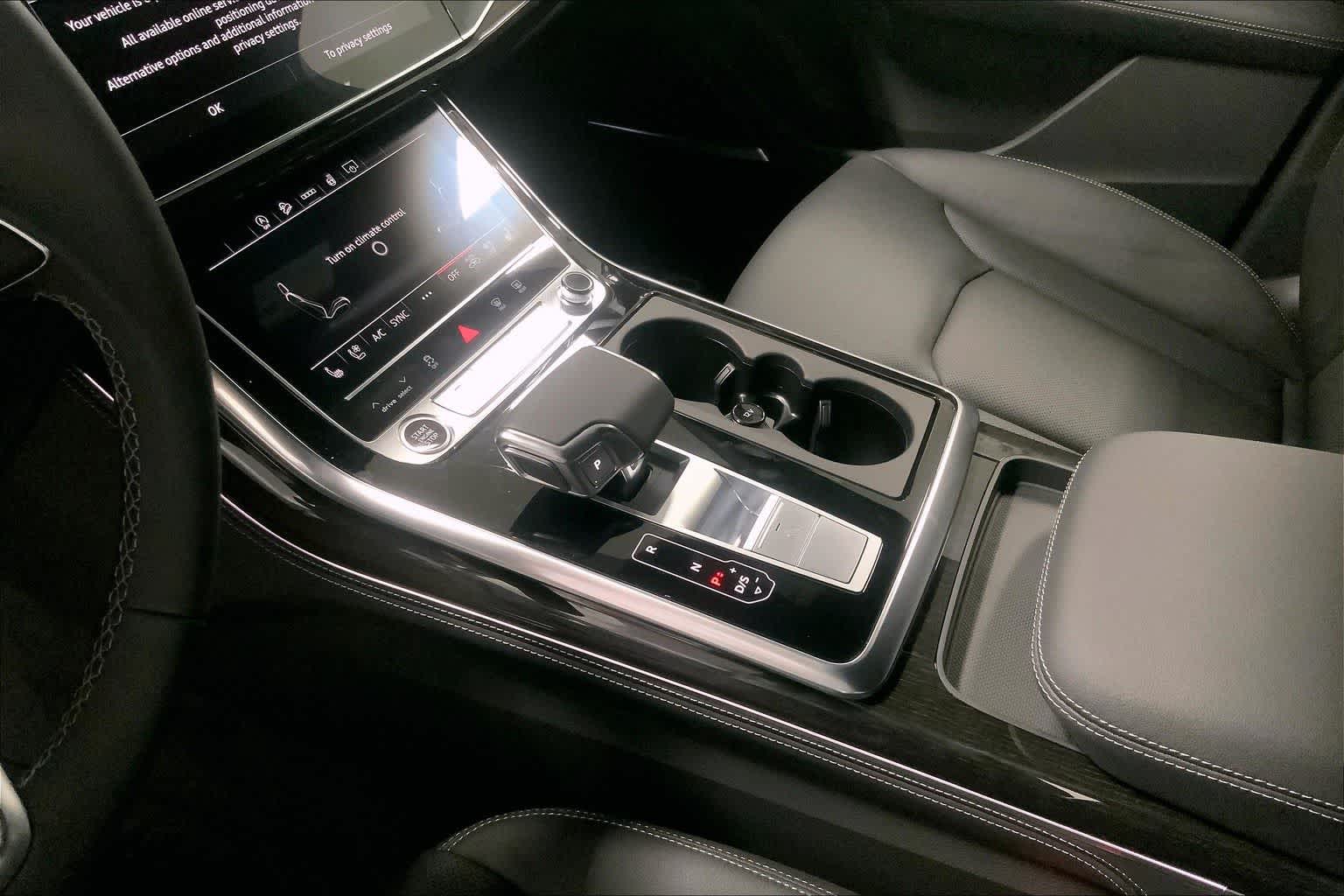 Thumbnail: 2026 Audi Q7 - 16