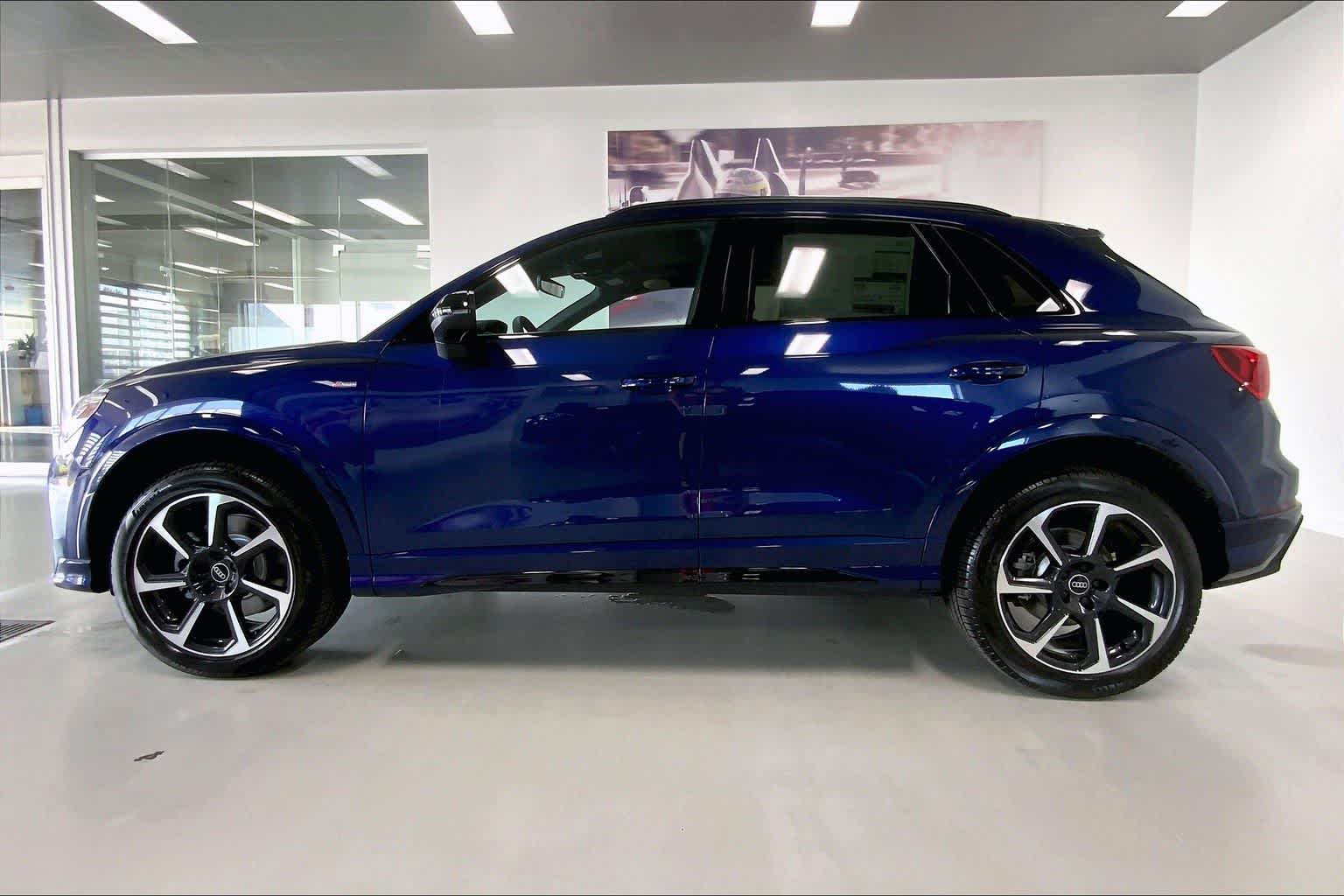 Thumbnail: 2025 Audi Q3 - 3