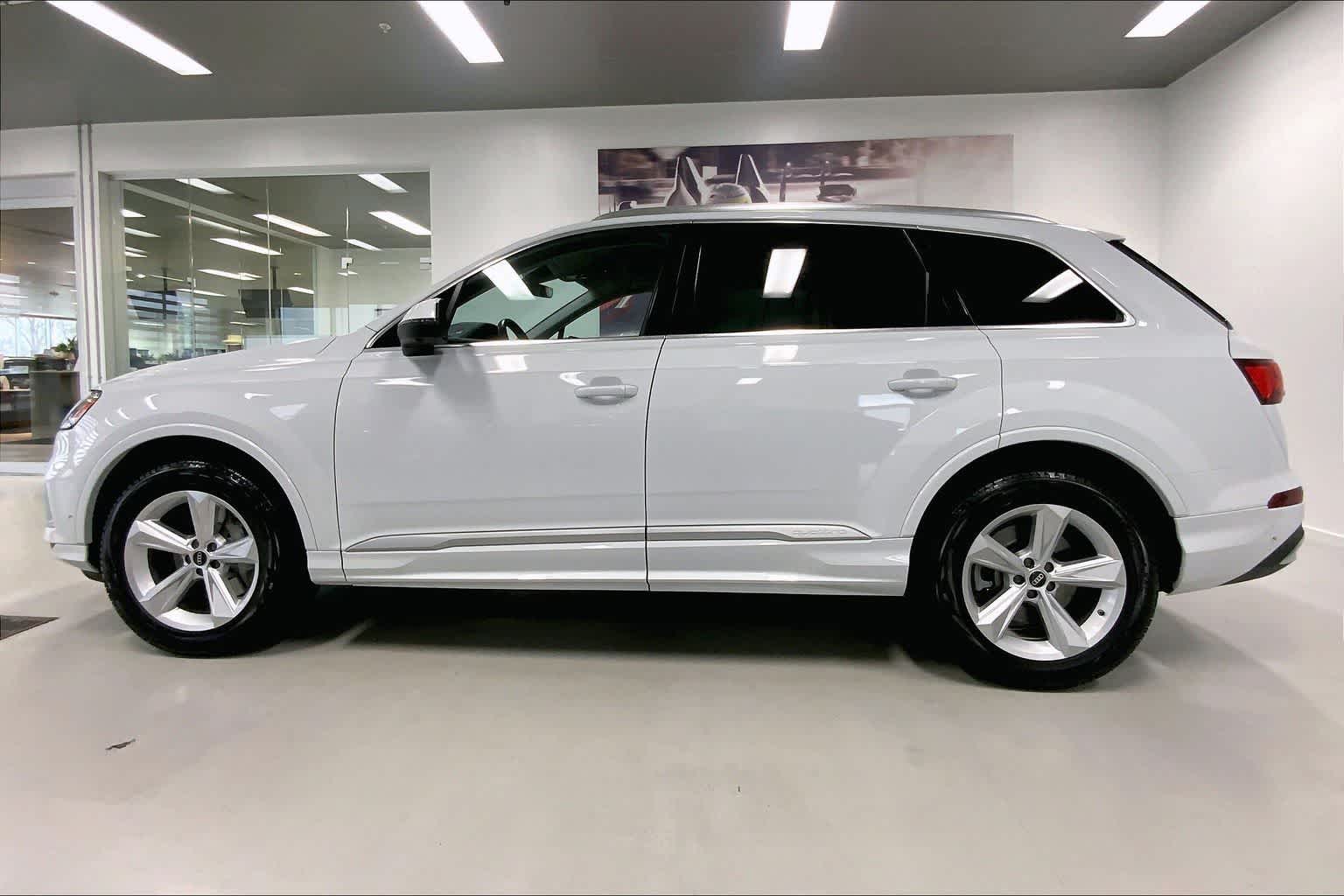 Thumbnail: 2022 Audi Q7 - 3