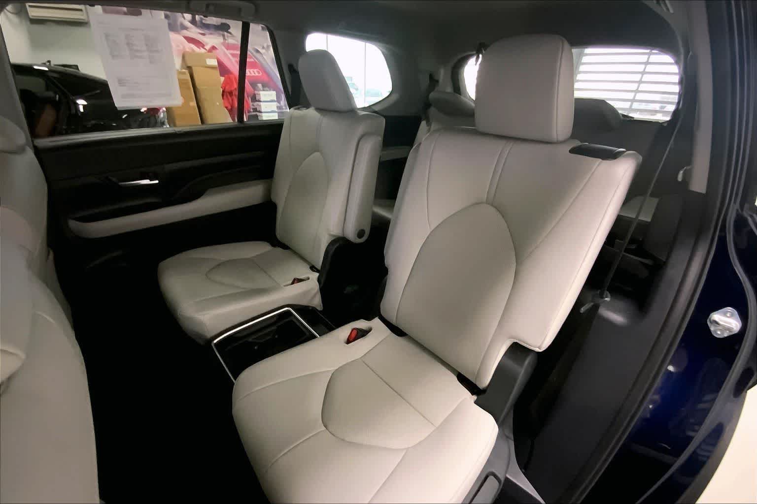 Thumbnail: 2025 Toyota Grand Highlander - 26
