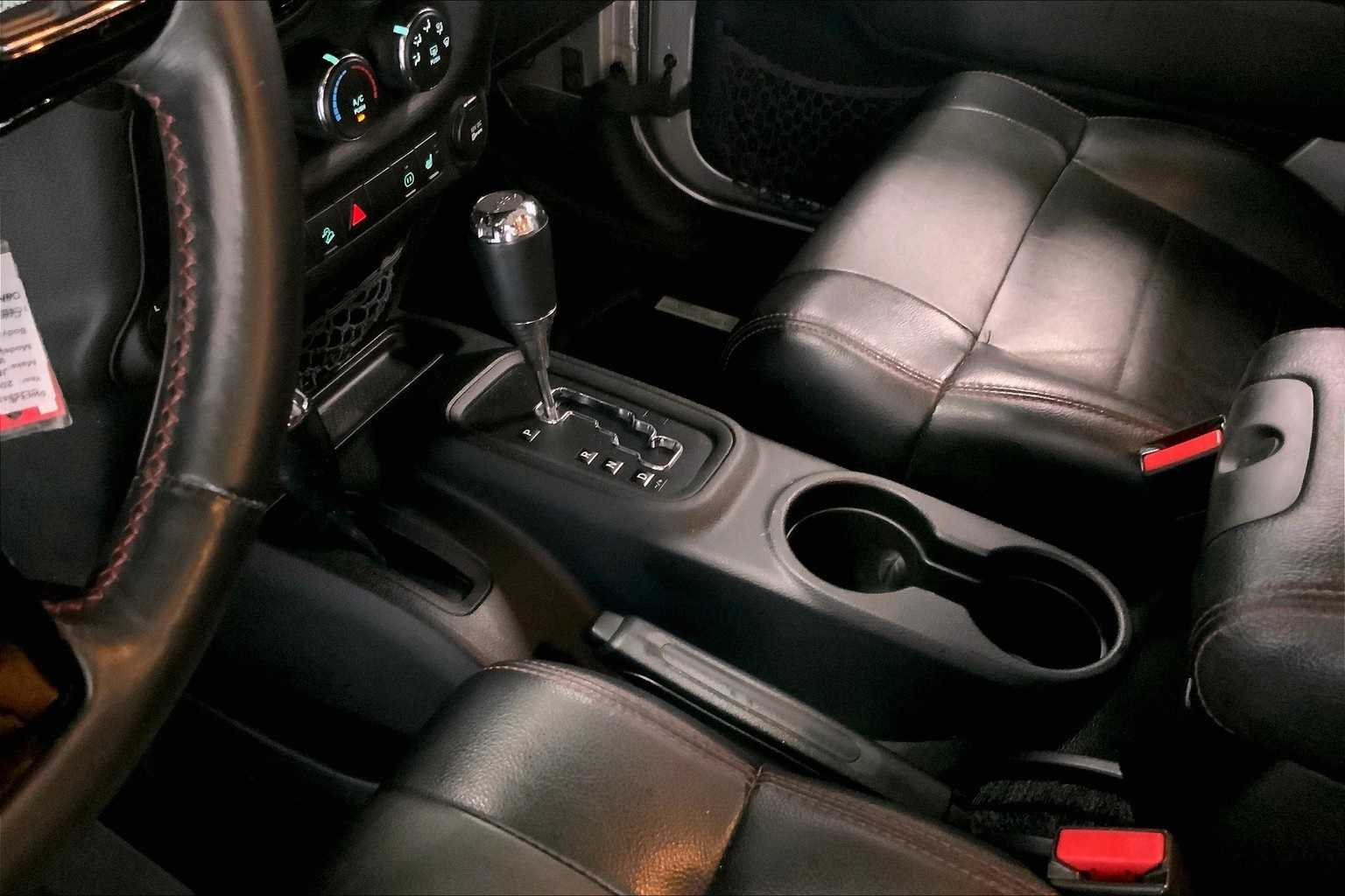 Thumbnail: 2012 Jeep Wrangler - 15