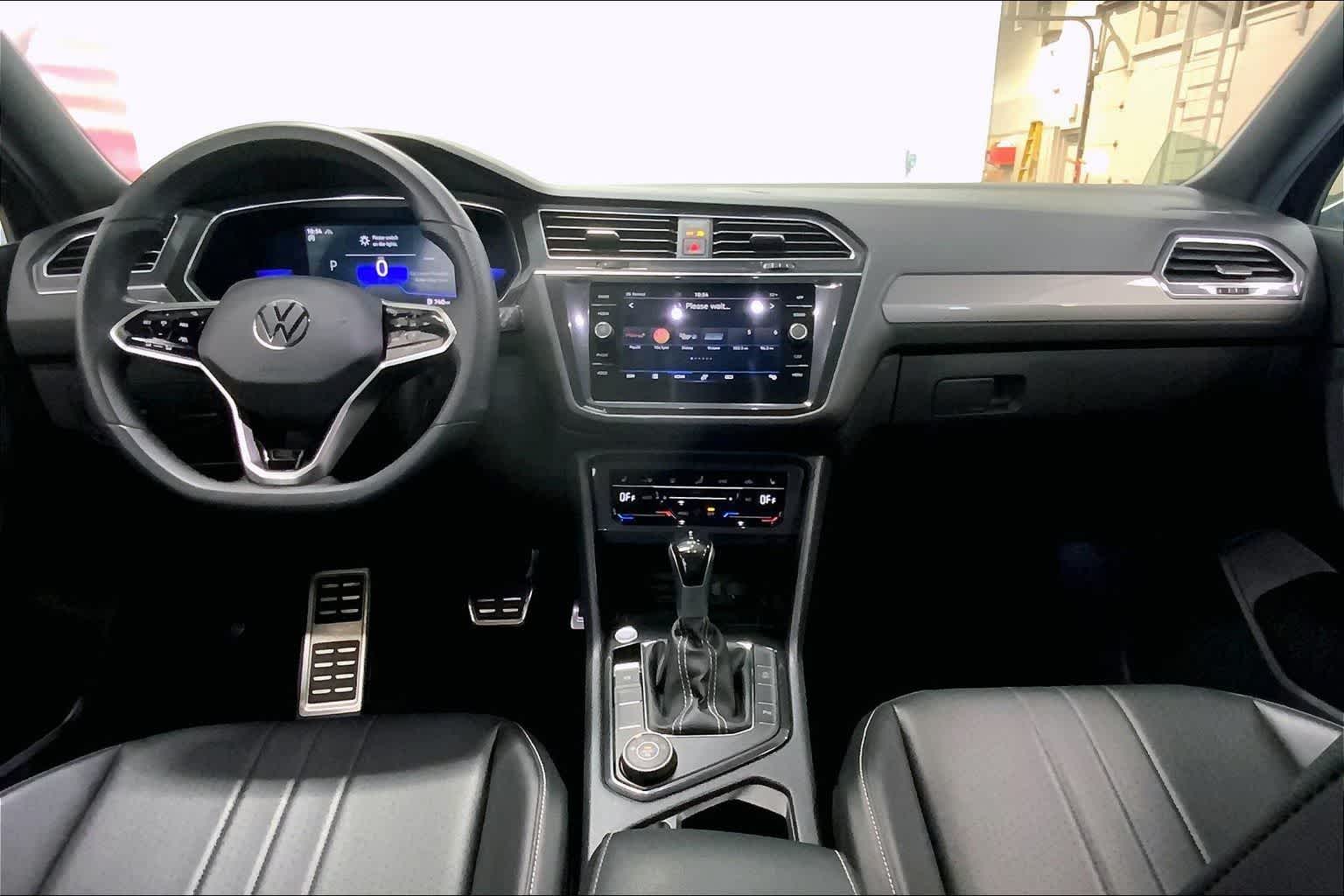 Thumbnail: 2022 Volkswagen Tiguan - 8