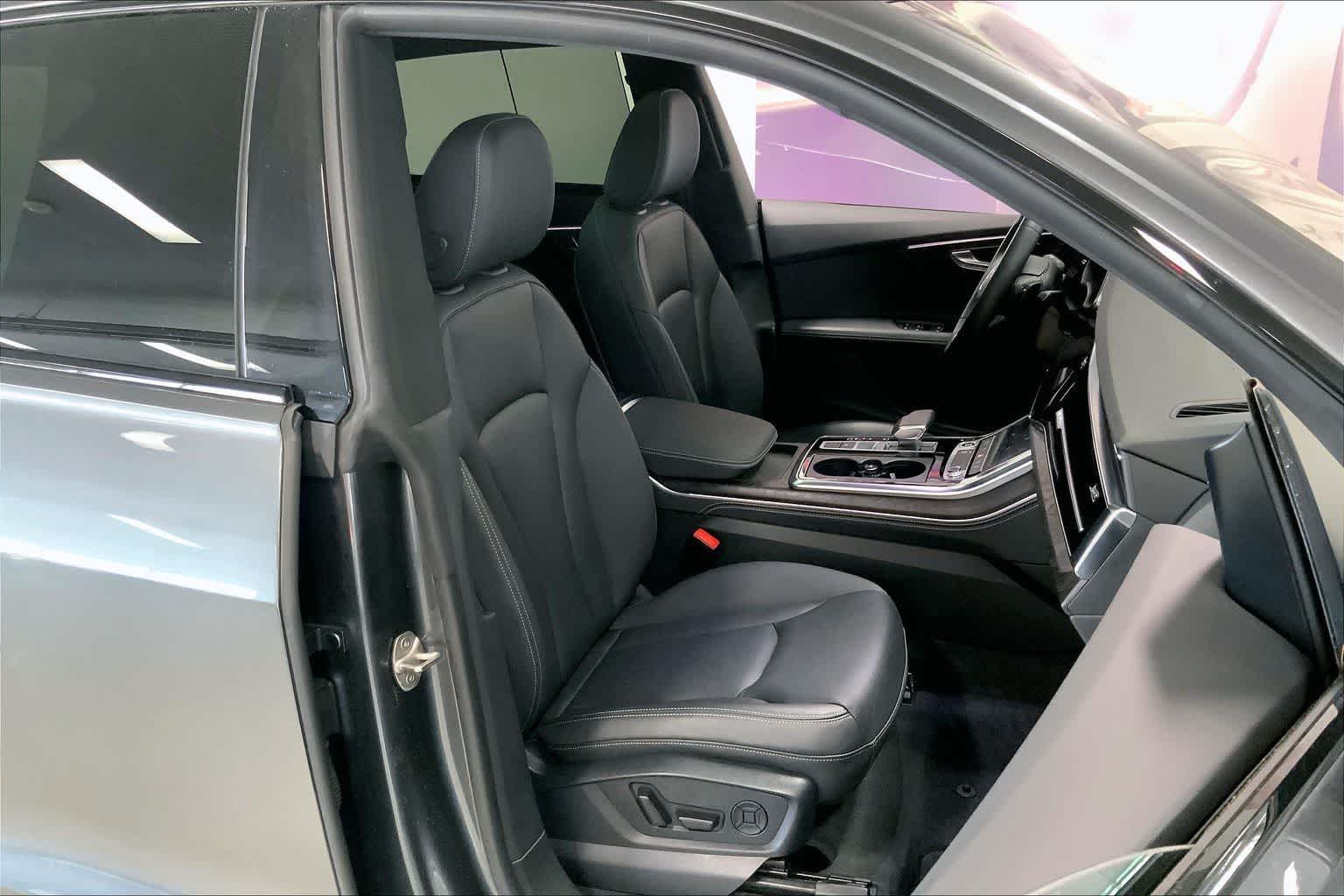 Thumbnail: 2022 Audi Q8 - 11