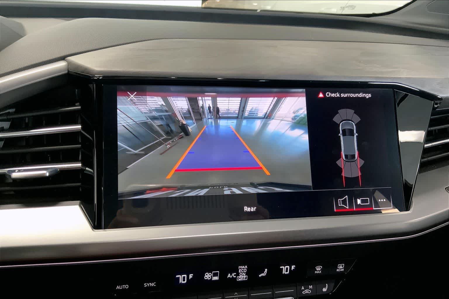 Thumbnail: 2023 Audi Q4 e-tron - 24