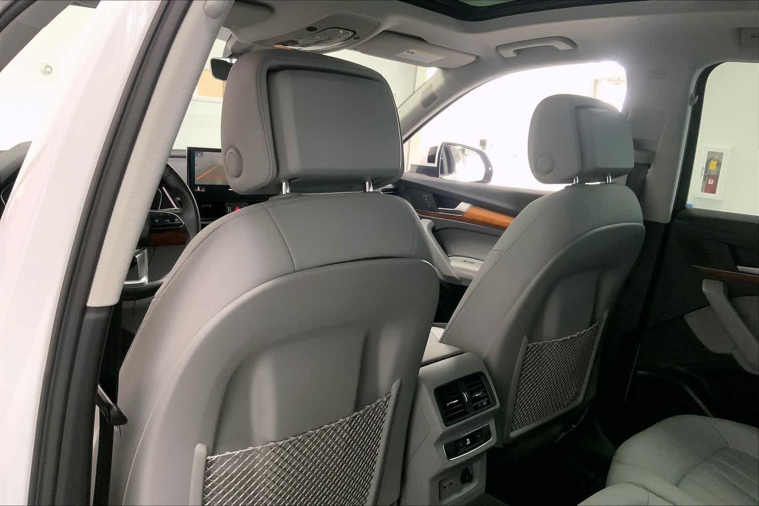 Thumbnail: 2022 Audi Q5 - 11