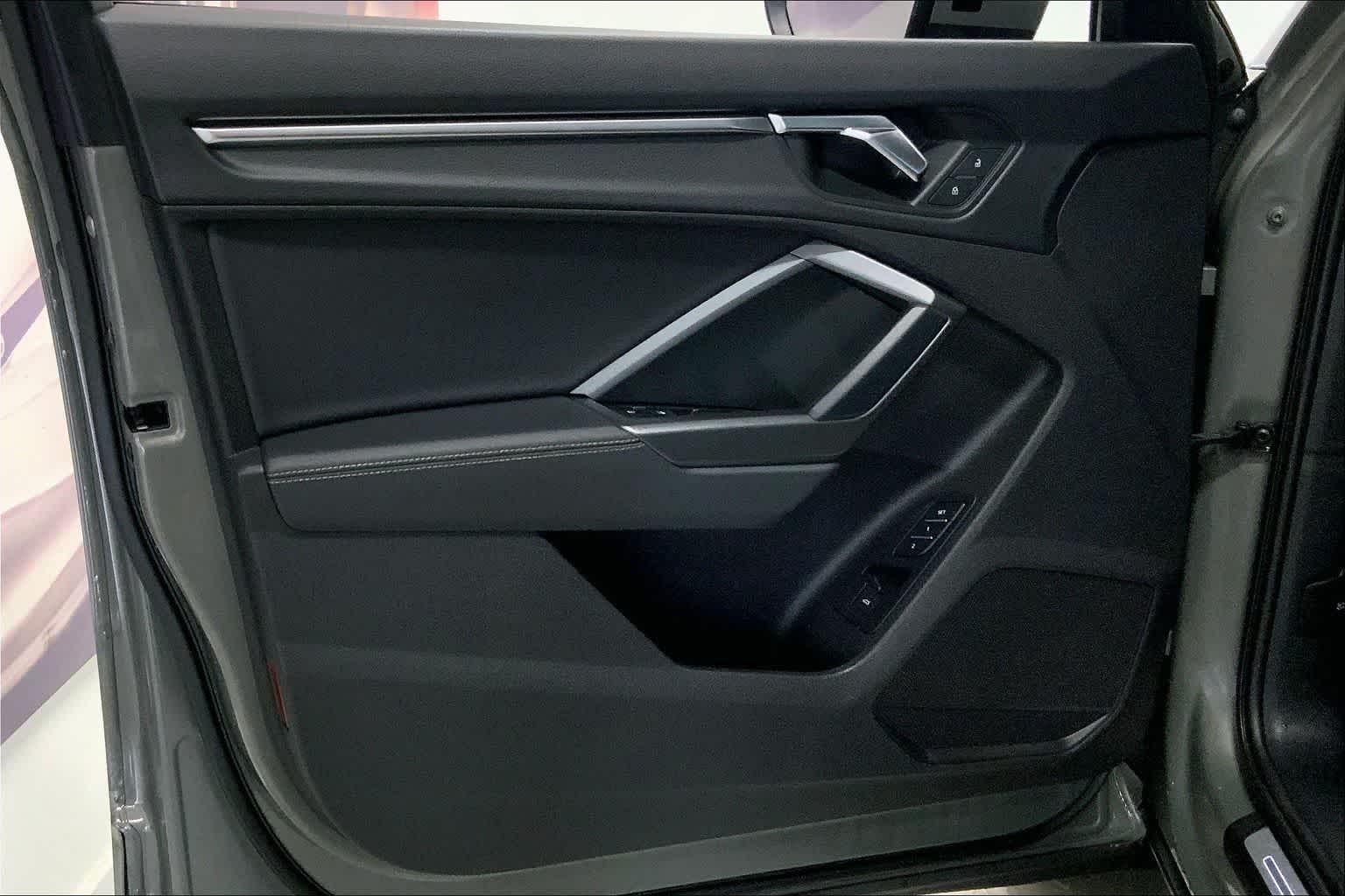 Thumbnail: 2022 Audi Q3 - 23