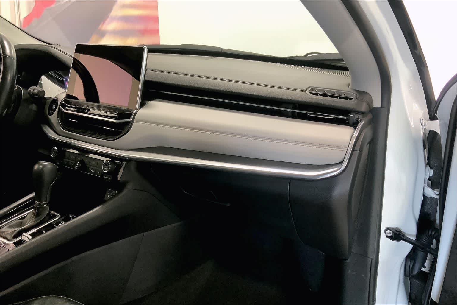 Thumbnail: 2022 Jeep Compass - 20