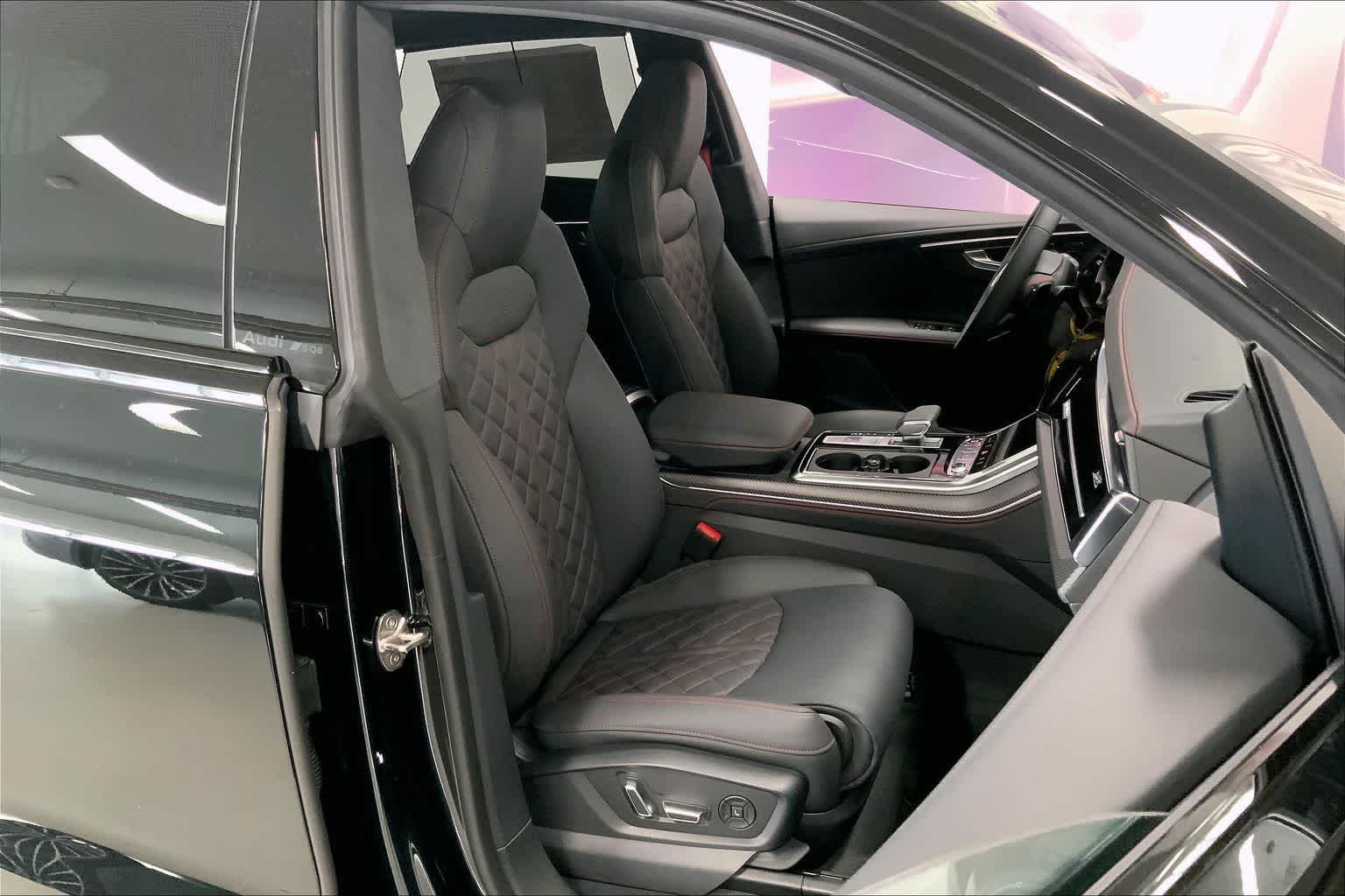 Thumbnail: 2026 Audi SQ8 - 13