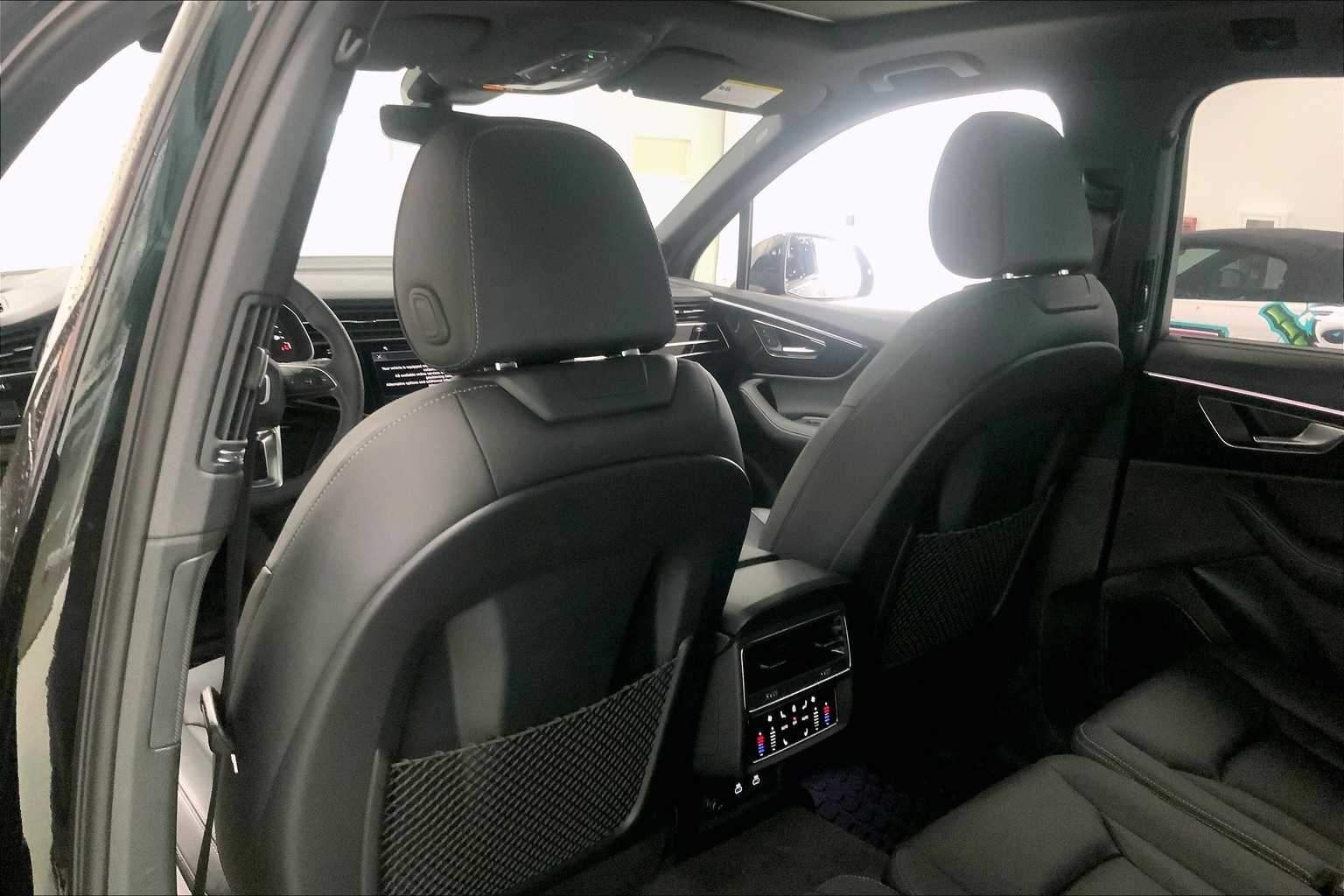 Thumbnail: 2026 Audi Q7 - 11