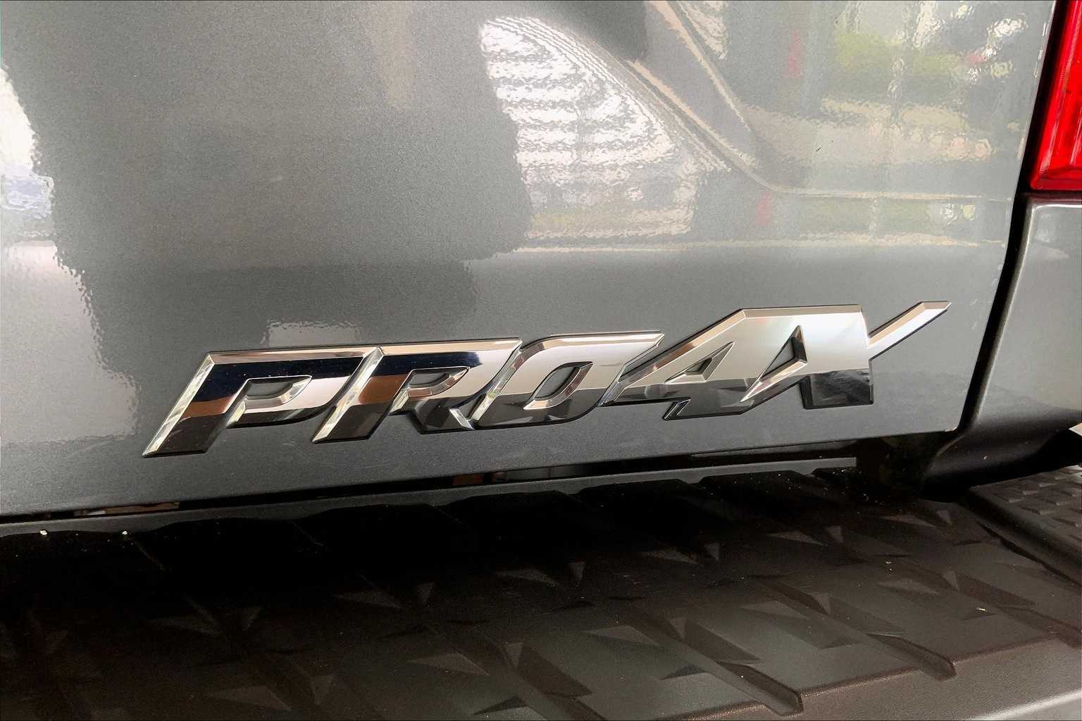 Thumbnail: 2017 Nissan Titan - 7