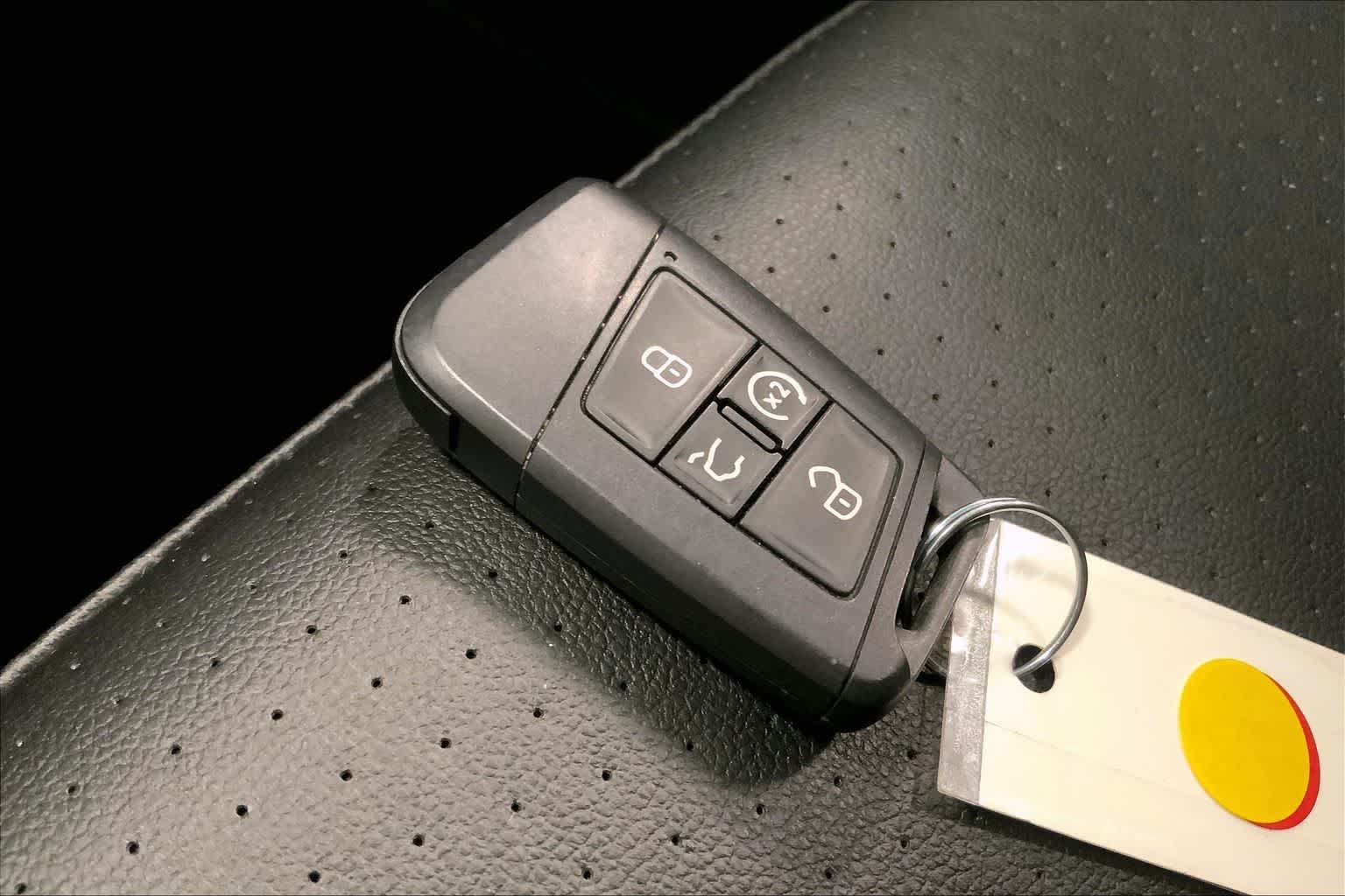 Thumbnail: 2021 Volkswagen Tiguan - 18