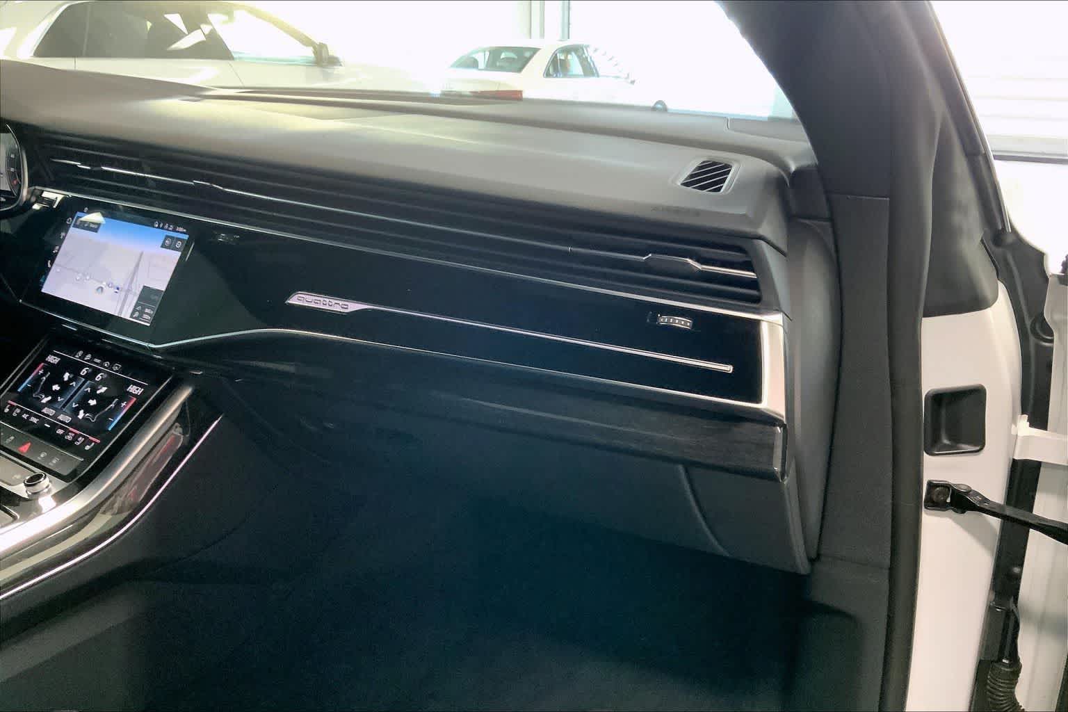 Thumbnail: 2021 Audi Q8 - 23