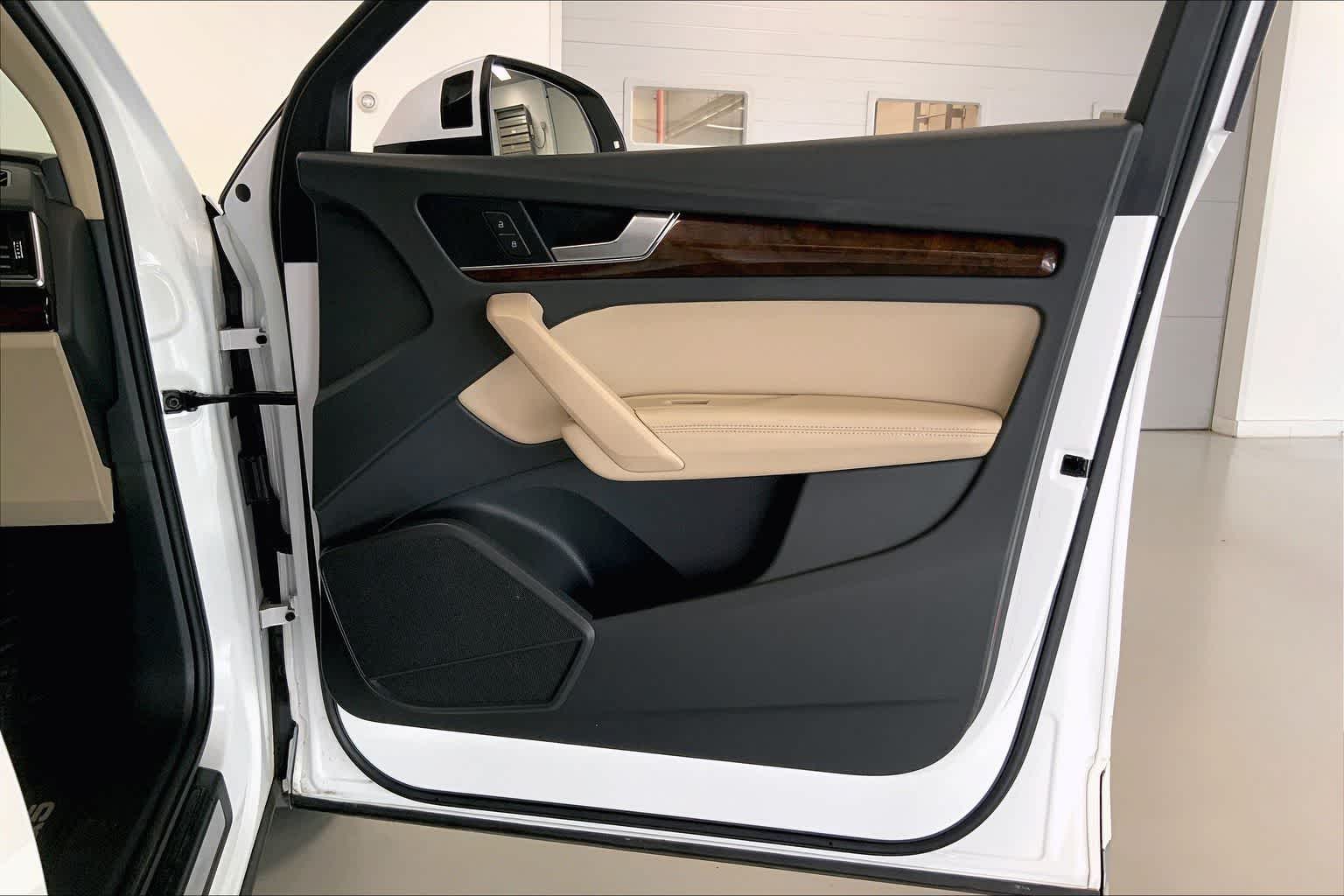 Thumbnail: 2020 Audi Q5 - 26