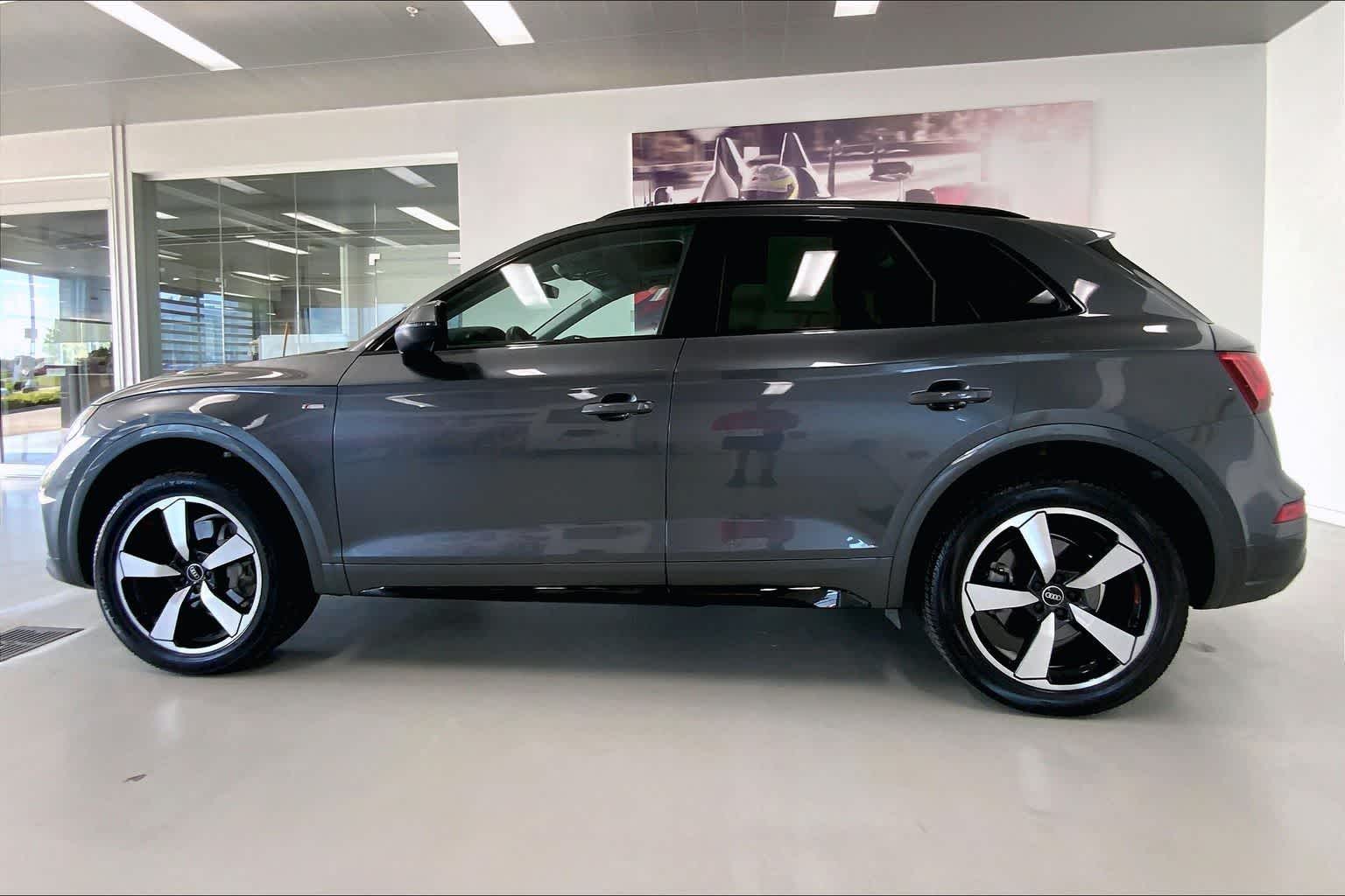 Thumbnail: 2023 Audi Q5 - 3