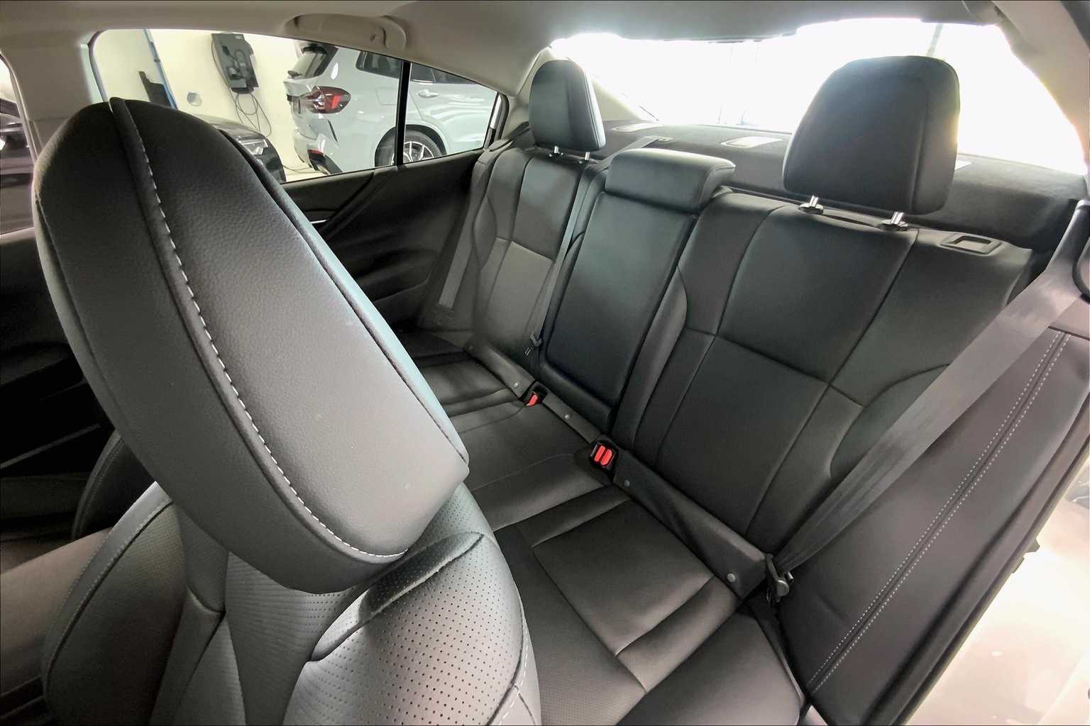 2024 Subaru Legacy Touring 27