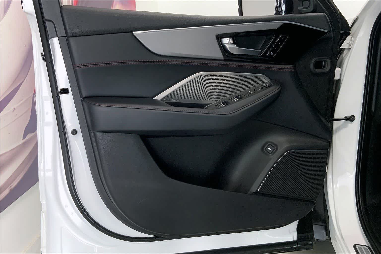 Thumbnail: 2022 Acura MDX - 22