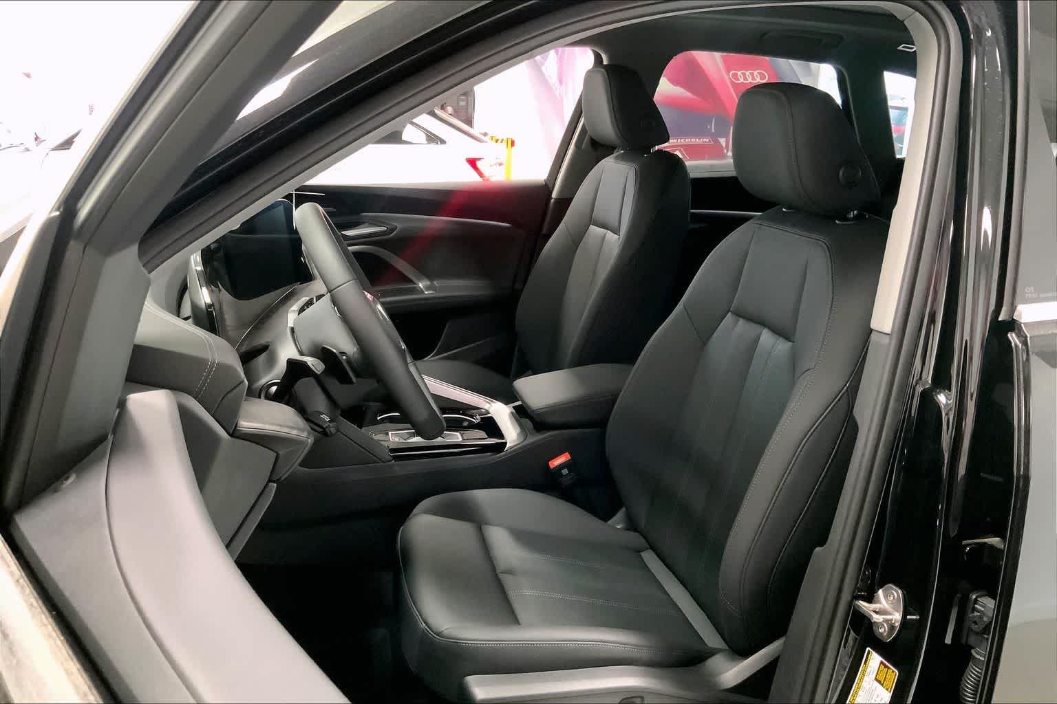 Thumbnail: 2025 Audi Q5 - 9