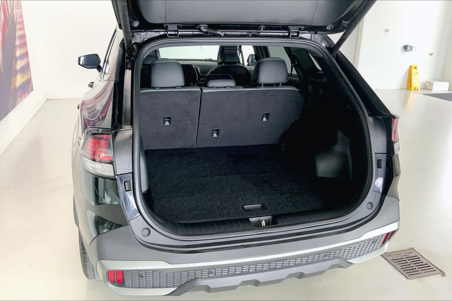 Thumbnail: 2023 Kia Sportage - 16