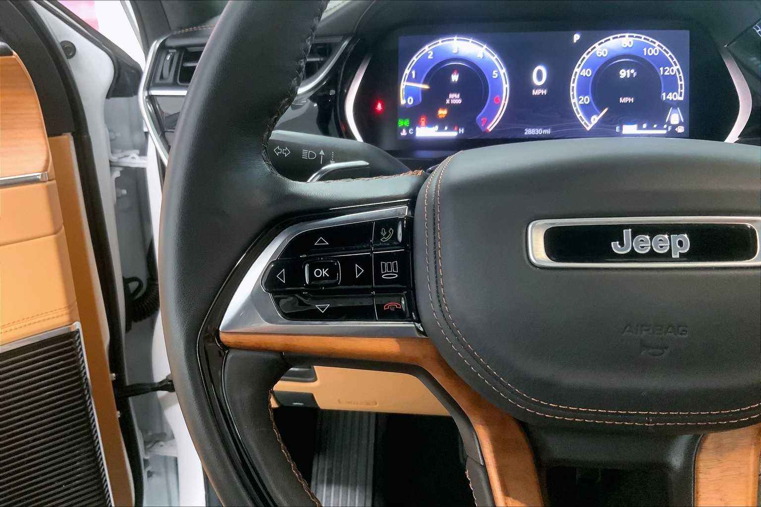 Thumbnail: 2022 Jeep Grand Cherokee - 20