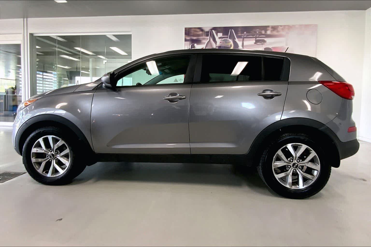 Thumbnail: 2015 Kia Sportage - 3