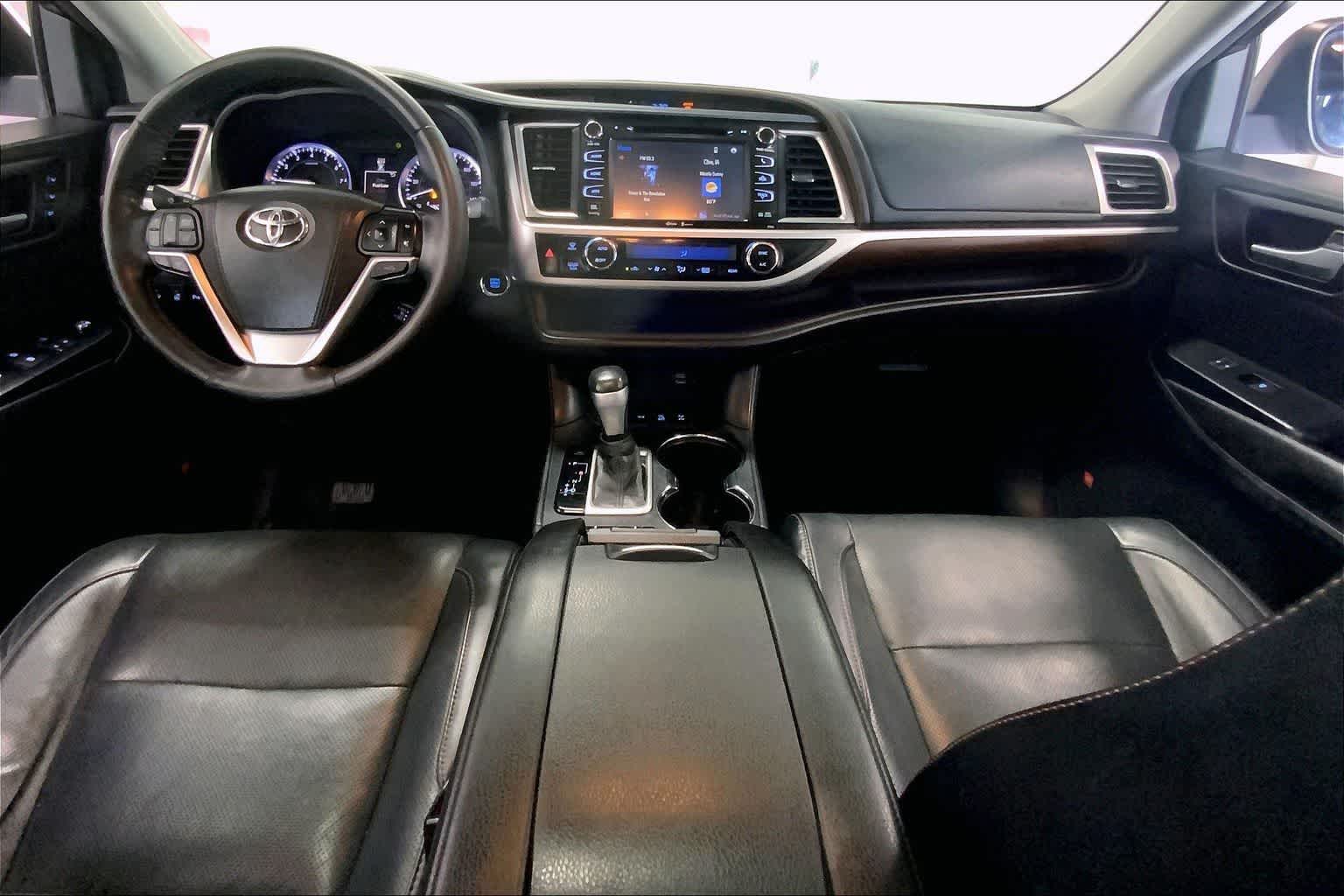 Thumbnail: 2015 Toyota Highlander - 9