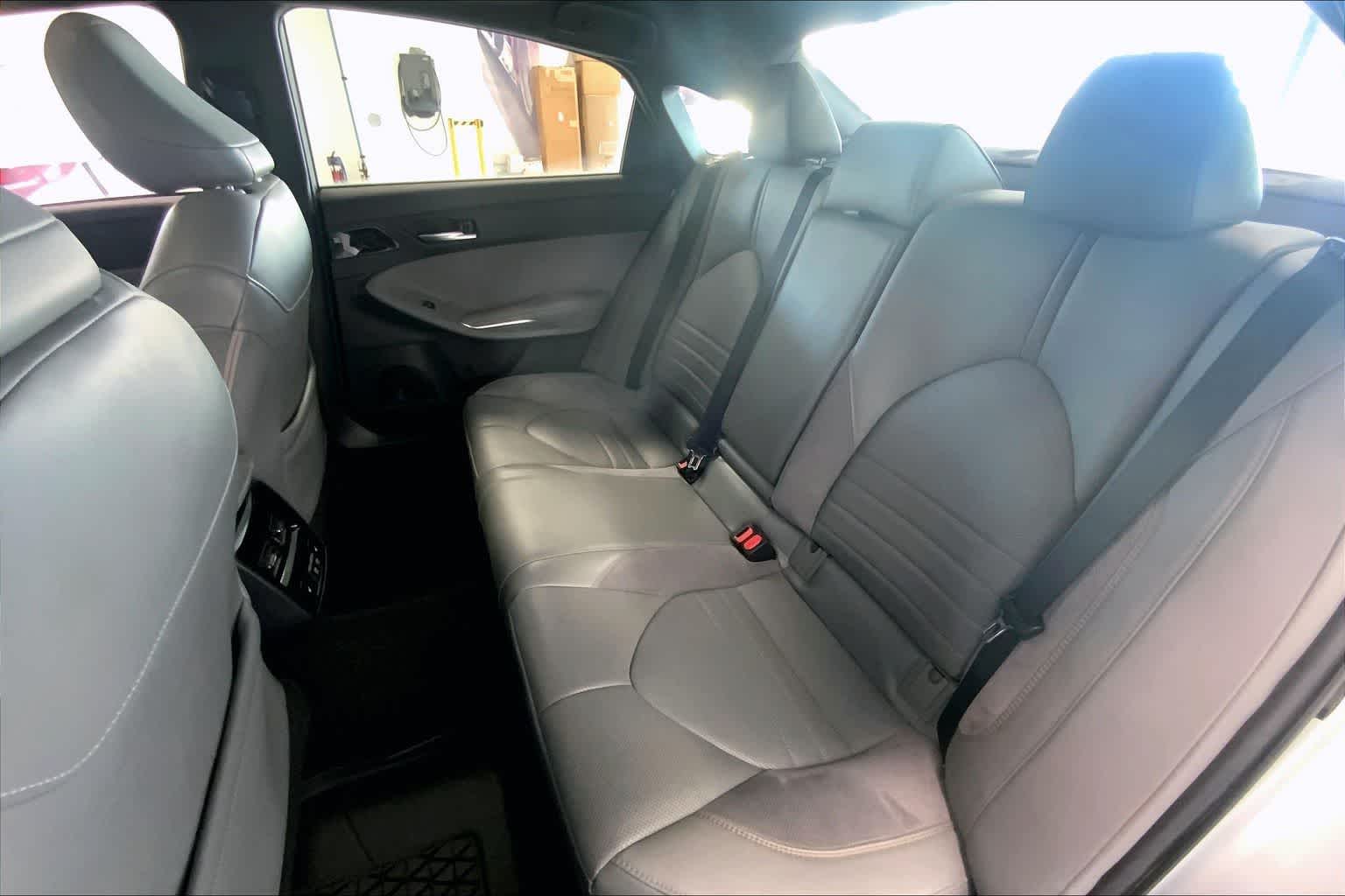 Thumbnail: 2020 Toyota Avalon - 26