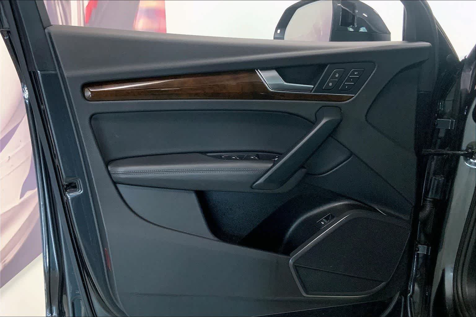 Thumbnail: 2020 Audi Q5 - 25