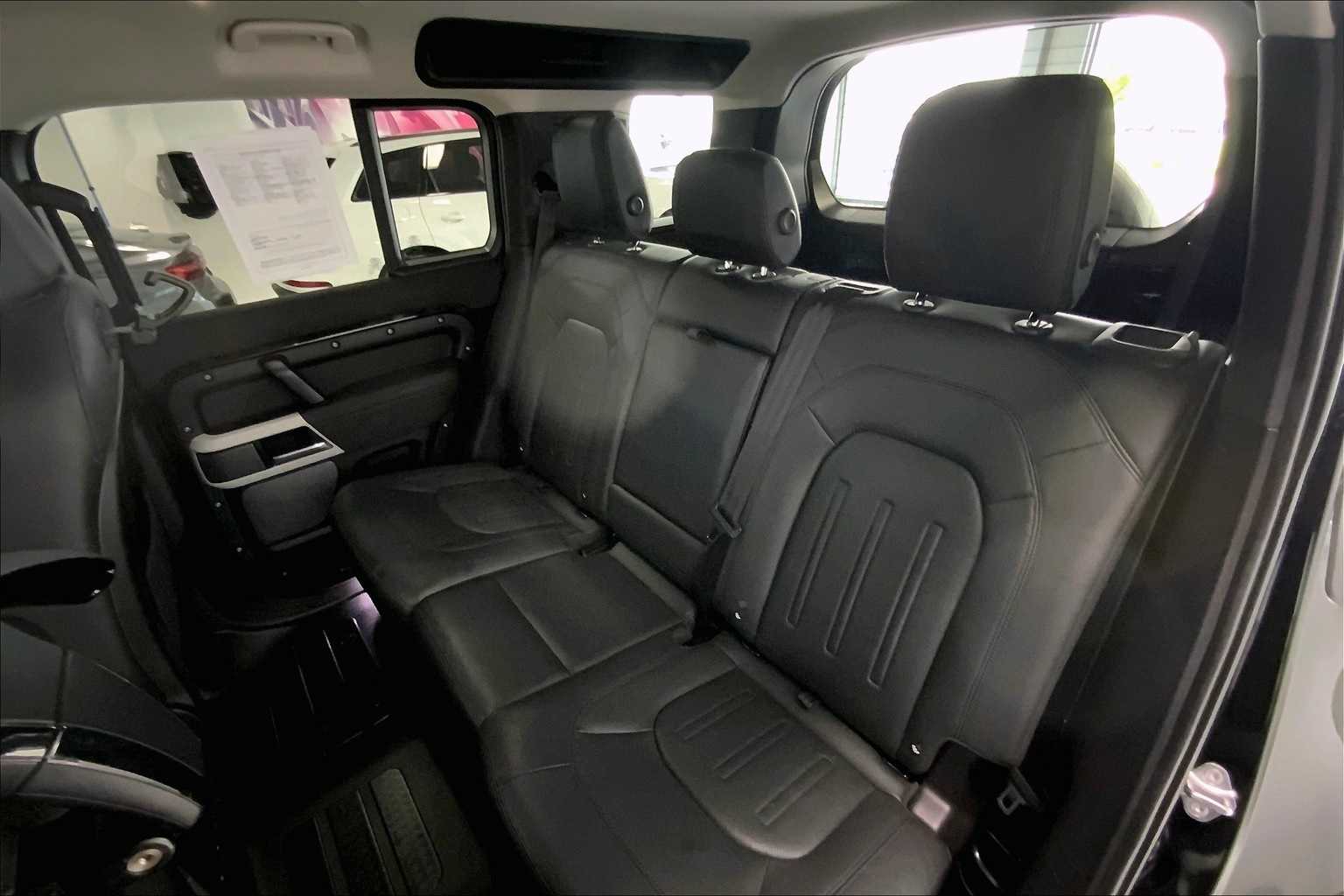 Thumbnail: 2022 Land Rover Defender - 25