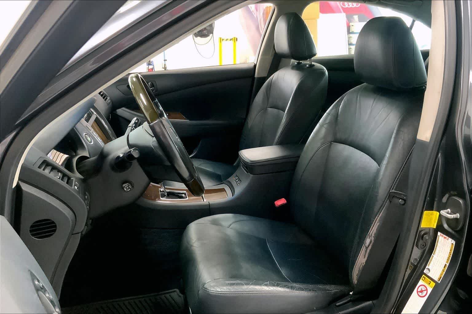 Thumbnail: 2011 Lexus ES - 11