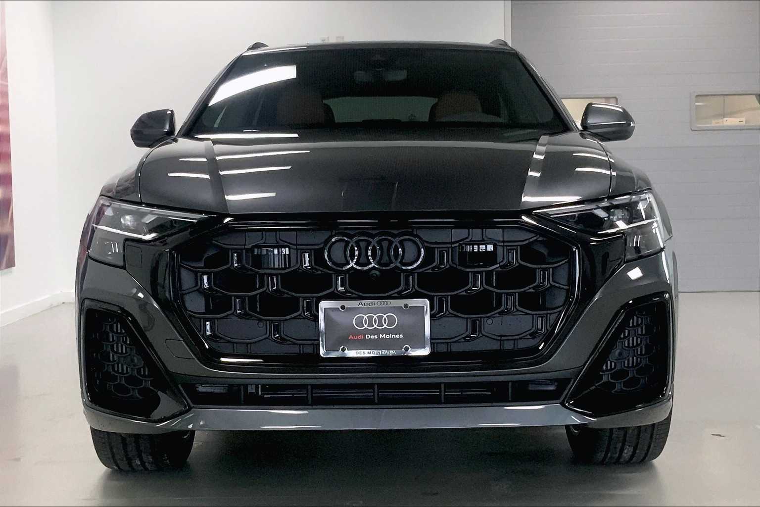 Thumbnail: 2026 Audi Q8 - 6