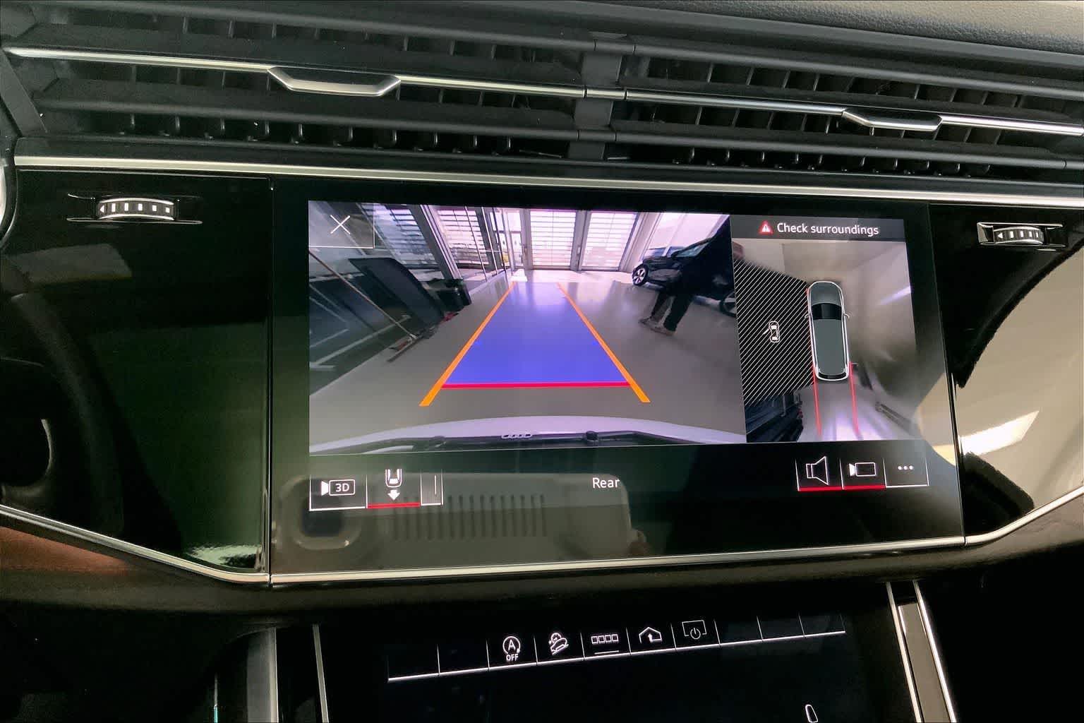 Thumbnail: 2023 Audi Q7 - 24