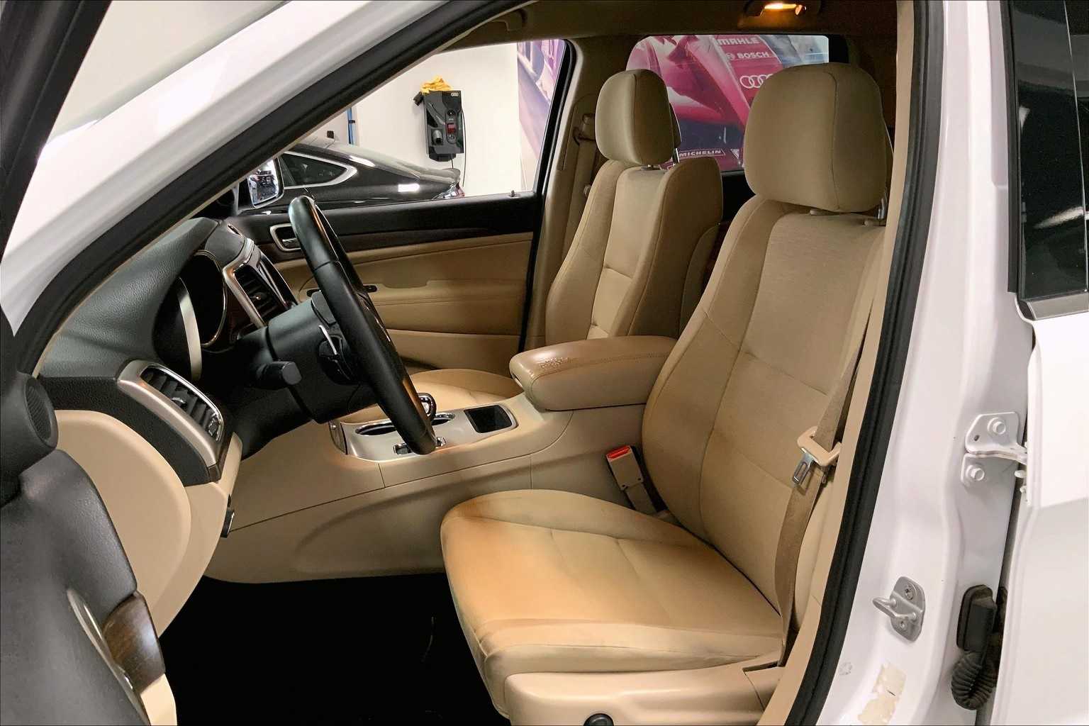 Thumbnail: 2014 Jeep Grand Cherokee - 11