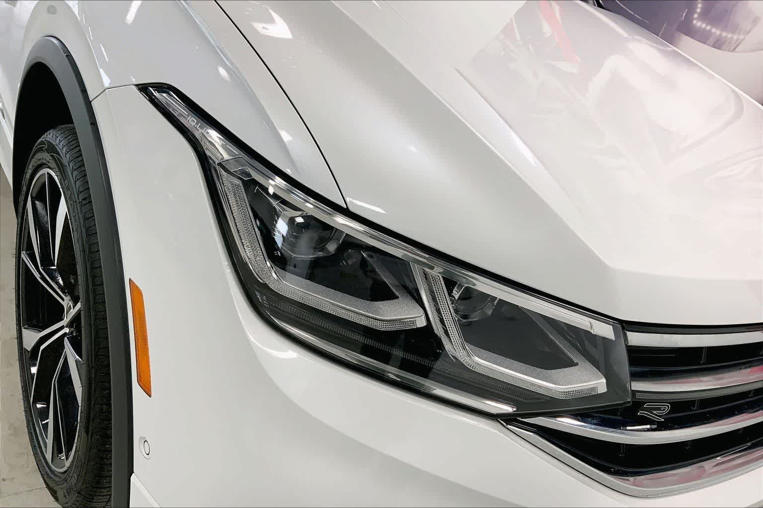 Thumbnail: 2022 Volkswagen Tiguan - 28