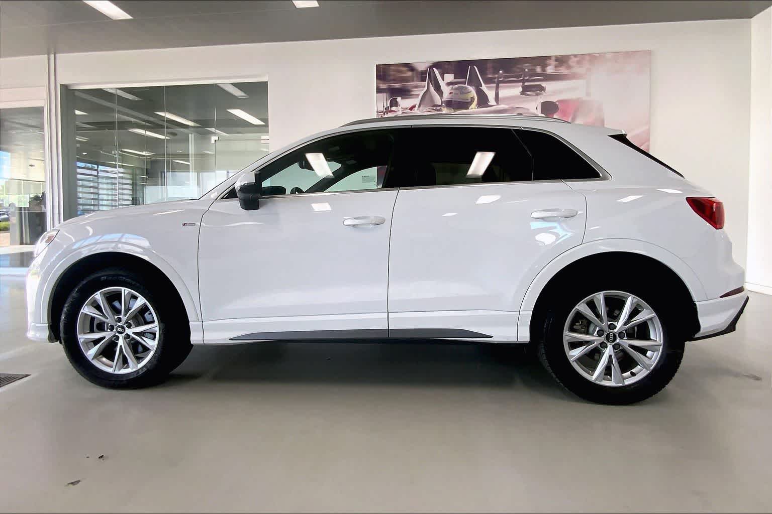 Thumbnail: 2025 Audi Q3 - 3